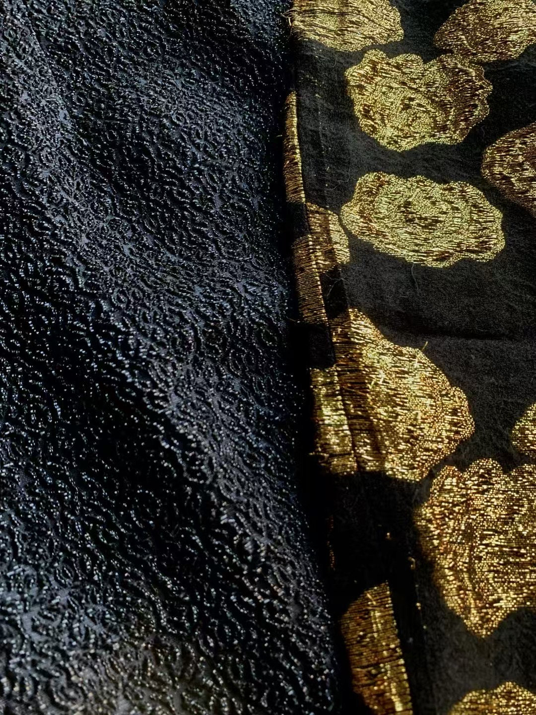 50年代 - 名媛衣櫥・華麗三重奏:素雅閃爍立體紋・織金玫瑰魅影・藍金卷草織錦古董旗袍套組 / 1950s - The Socialite's Wardrobe - A Grand Triple-Set: Subtle Shimmering Texture, Gold-Woven Rose Spectre, and Blue-Gold Scroll Brocade Antique Qipao Collection