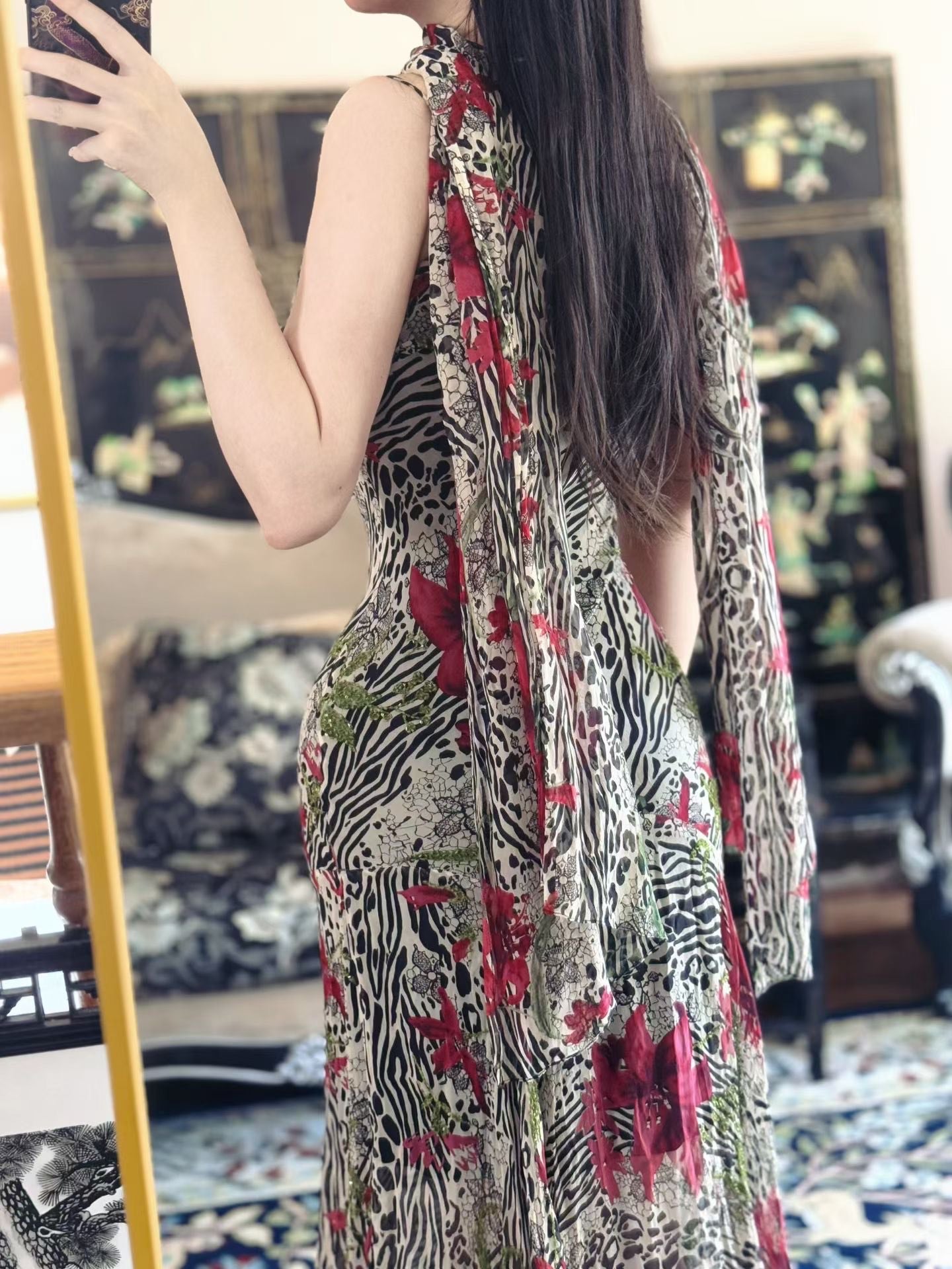 Vintage钉珠礼服- 狂野動物紋底印花,熱情花卉點綴,雪紡細肩帶修身長裙(配圍巾) / Vintage Beaded Dress- Fitted Spaghetti-Strap Maxi Dress in Zebra/Leopard Print Chiffon with Fuchsia Floral Accents (with matching scarf)