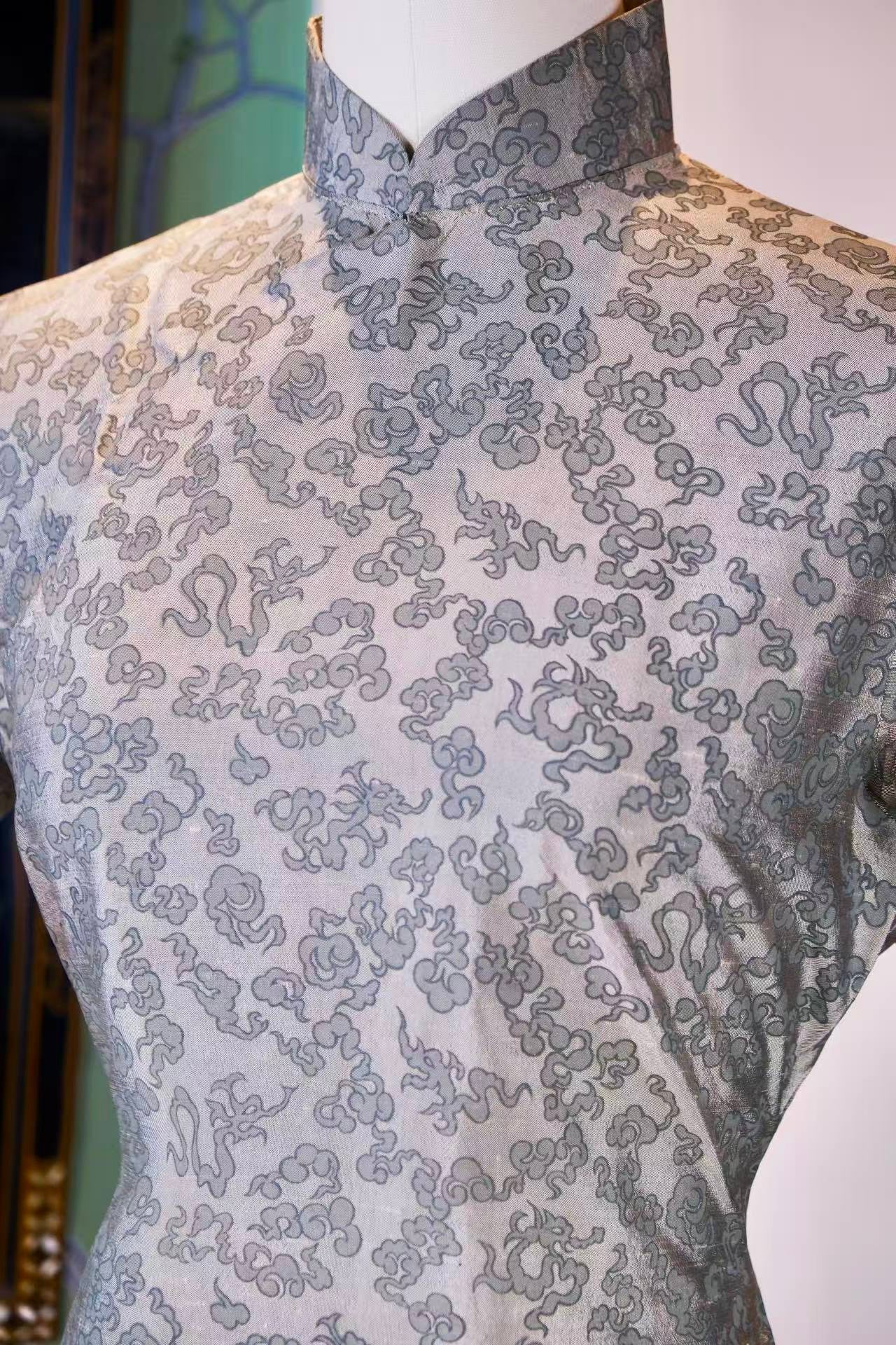50年代 - 五十年代大陆产云气纹斜纹绸印花旗袍 | 1950s - 1950s Mainland China Antique Qipao: Ethereal Cloud Motifs on Printed Twill Silk