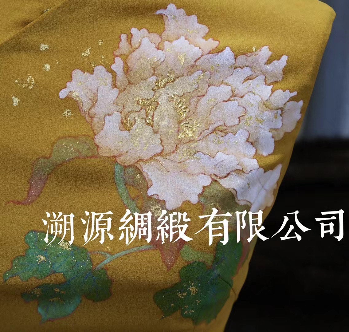 60年代 - Vintage 姜黃工筆手繪瀝粉堆金金箔牡丹古董港工旗袍 | 1960s - Vintage Ginger Yellow Gongbi Hand-Painted Lìfěn Dui Jīn Gold Foil Peony Antique Hong Kong-Style Qipao