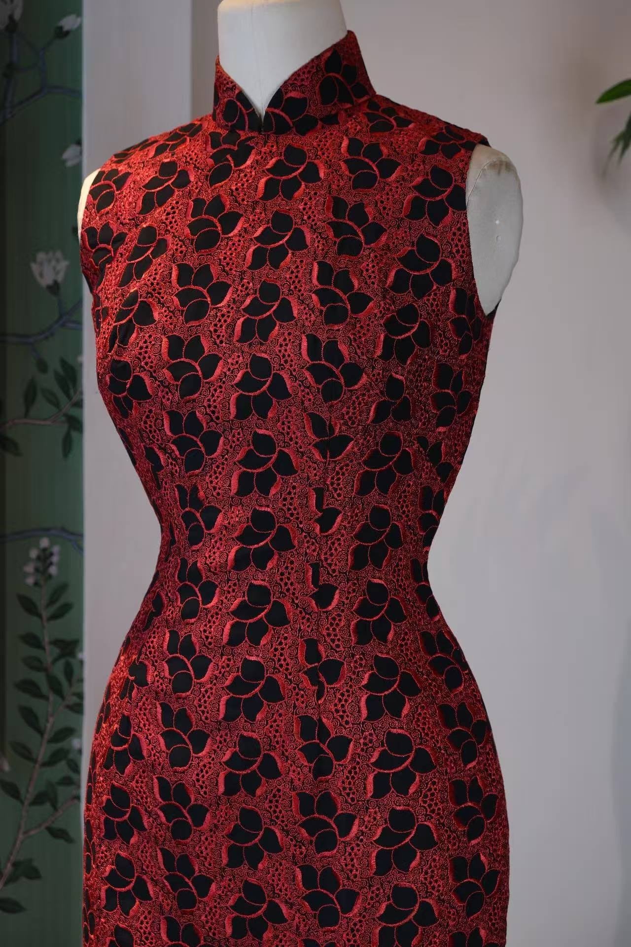 60年代 - 六十年代台製机器绣花蕾丝古董旗袍 | 1960s - 1960s Taiwanese Machine-Embroidered Lace Antique Qipao