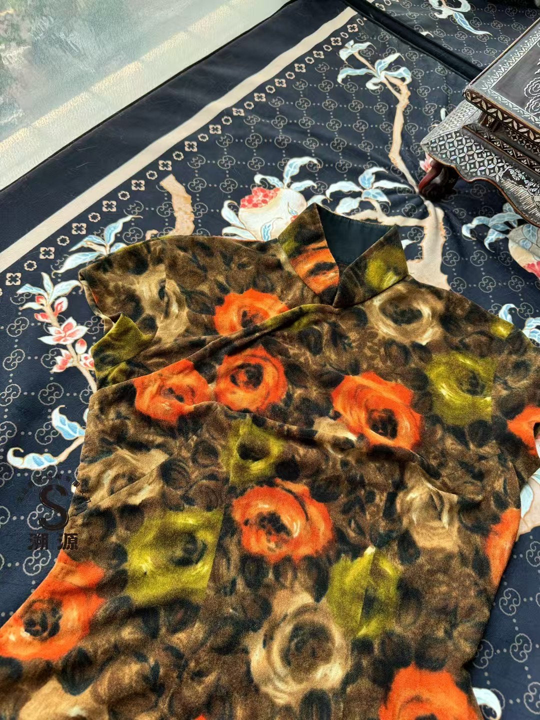 50年代 - ‘秋日鎏金’·复古风橙棕色系油画感印花丝绒短袖旗袍 / 1950s - ‘Gilded Autumn’·Retro Oil-Painting Floral Print Velvet Cap-Sleeve Cheongsam/Qipao