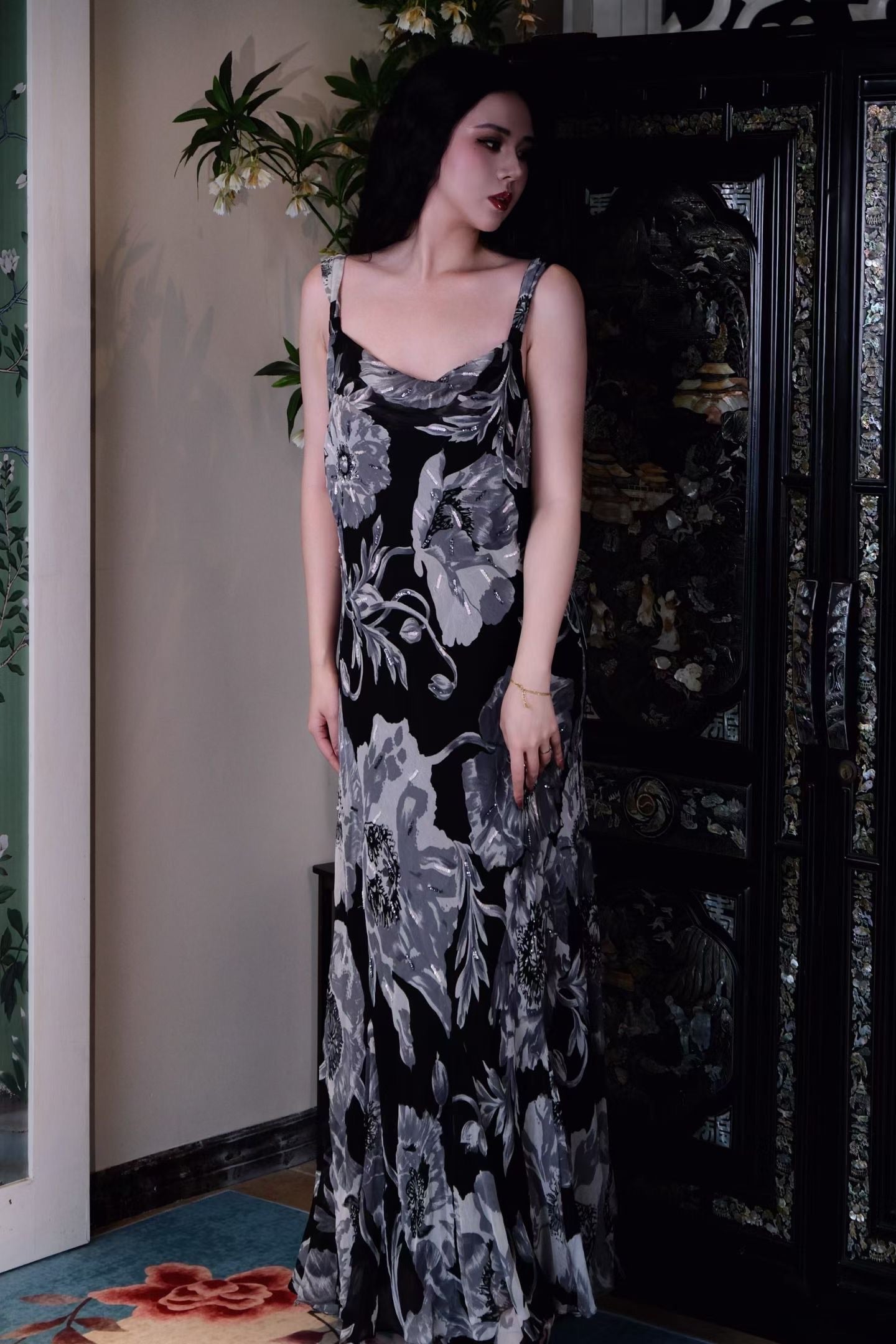 Vintage钉珠礼服- 黑色曼陀羅・迷魅幽境」華麗印花垂墜領口吊帶長裙 / Vintage Beaded Dress- "Black Datura・Enchanting Abyss" Luxurious Print Cowl Neck Slip Maxi Dress