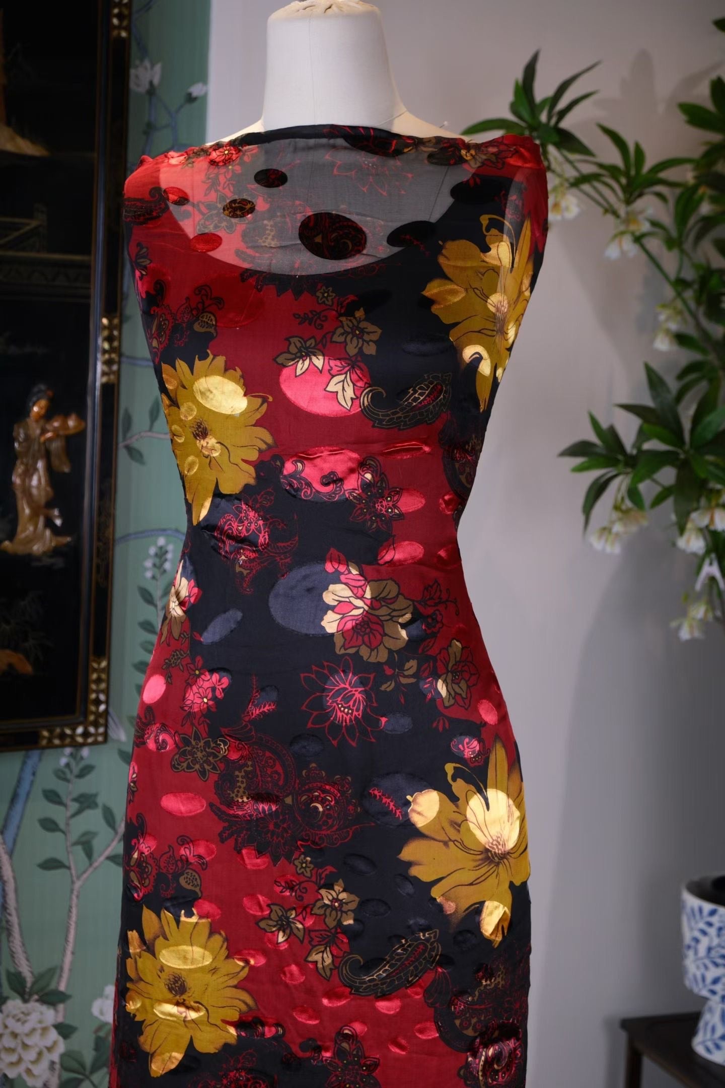 布料名 -【醉舞星辰】魅惑酒红渐变底橘黄花影金珠点缀高定艺术布料 | Fabric Name - Stardust Waltz】Enchanting Burgundy Ombré Base Orange Floral Shadow & Gold Beaded Embellishment Haute Couture Art Cloth