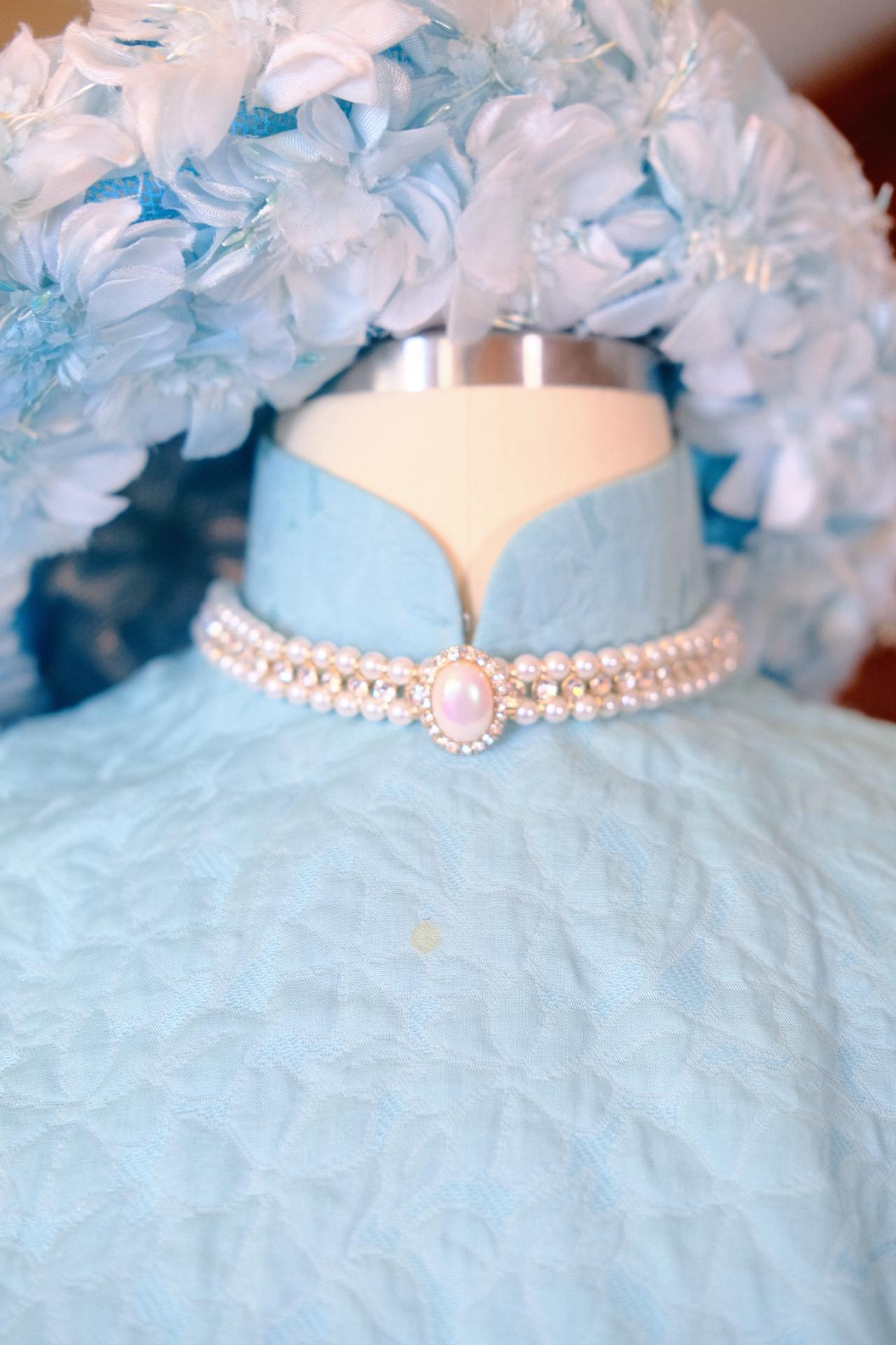 60年代 - 冰蓝幻境:肌理棉上的六十年代优雅_HY | 1960s - Ice-Blue Mirage: 1960s Elegance Rendered on Textured Structural Cotton_HY