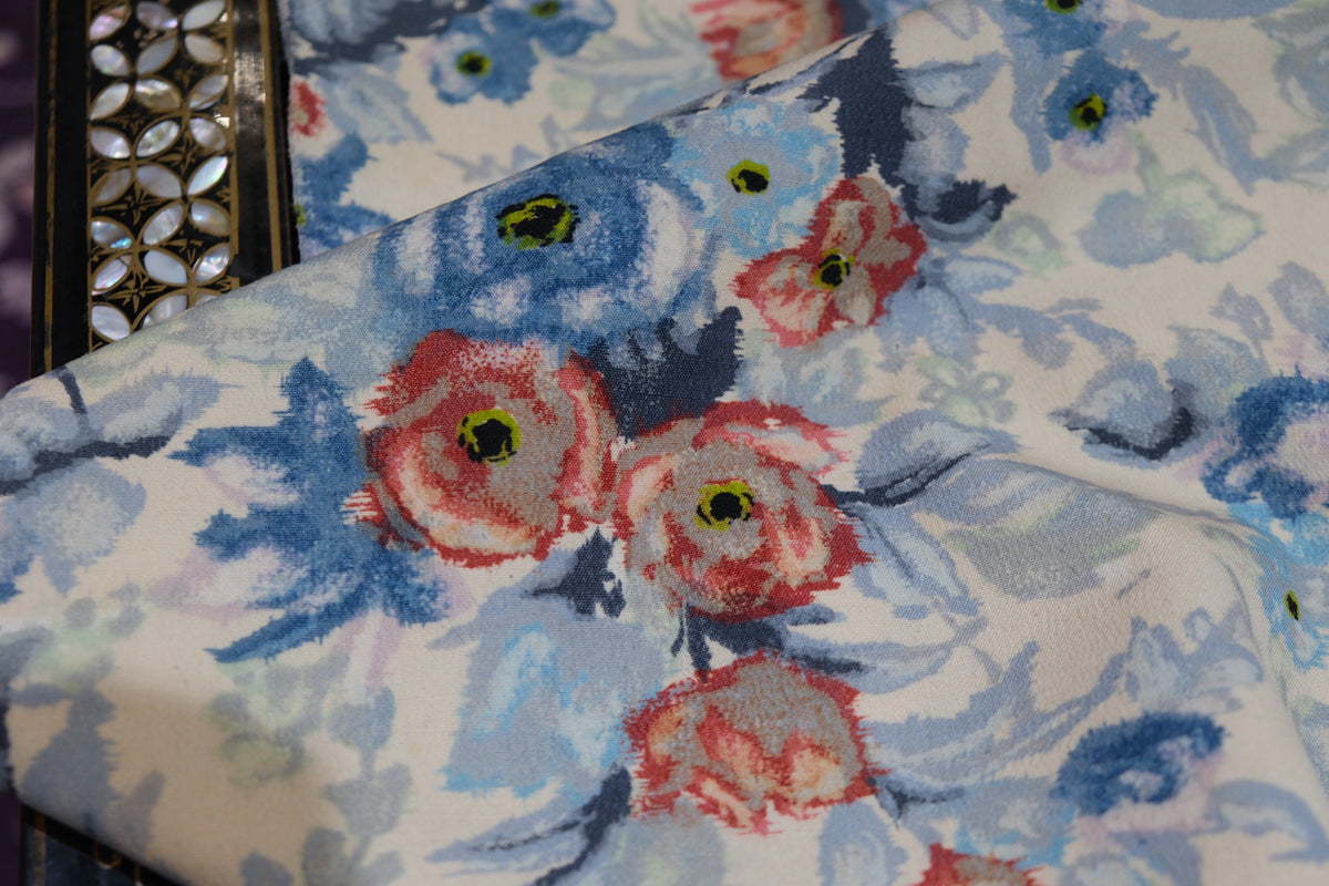 幽蓝绯影 · 水彩印花真丝面料 | Azure Mist - Watercolor Floral Silk Fabric