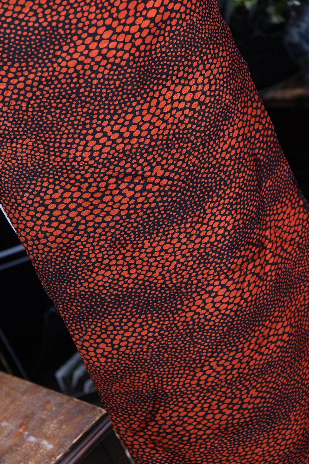 朱红波点 · 渐变点阵真丝面料 | Scarlet Dot Matrix - Gradient Polka Silk Fabric