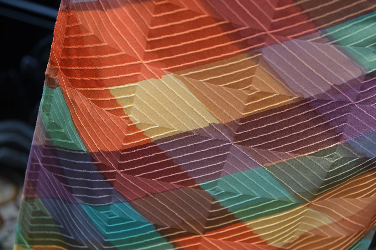 绚彩方阵 · 立体几何真丝面料 | Spectrum Mosaic - 3D Geometric Silk Fabric