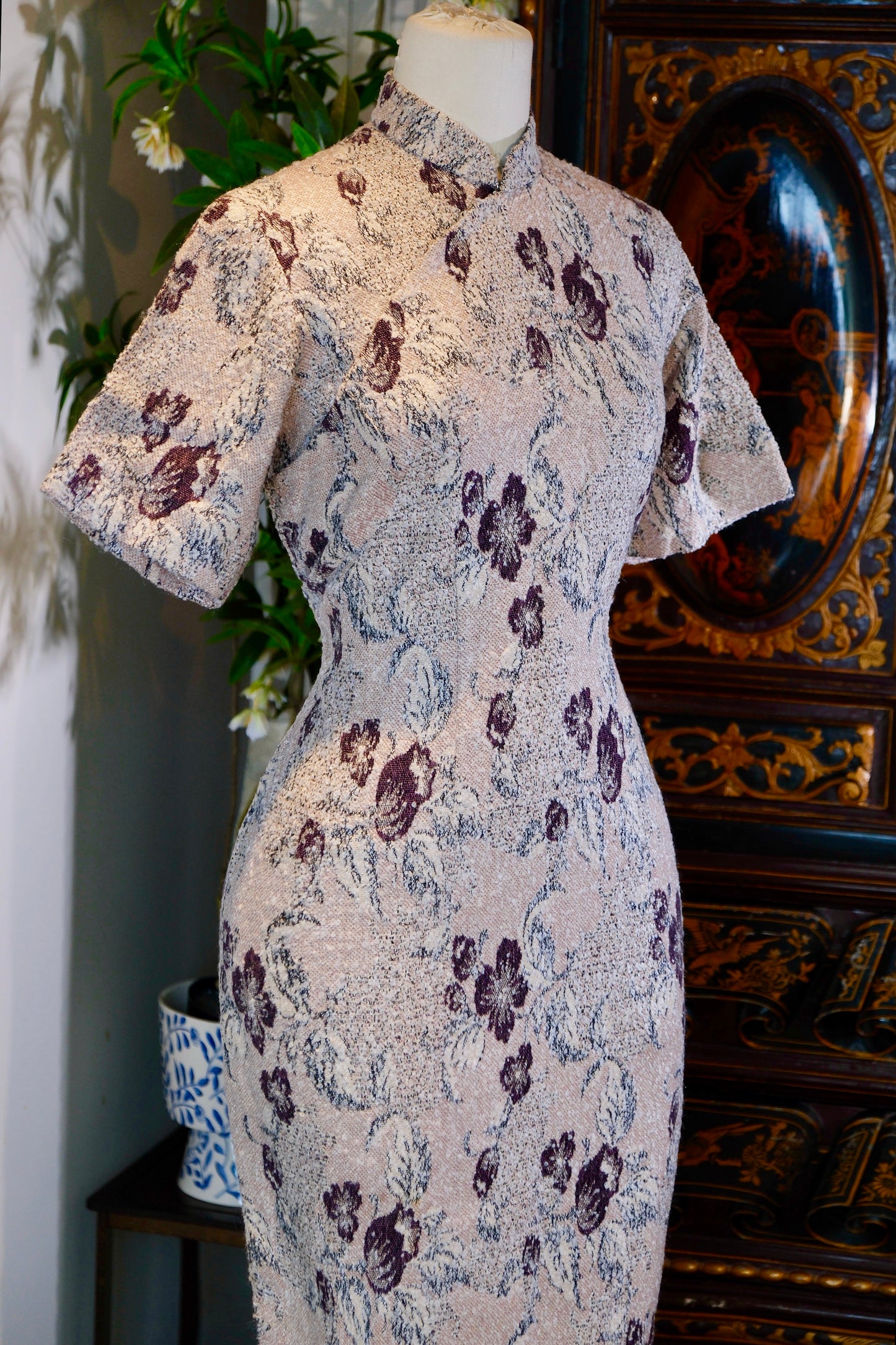 60年代 - 香江旧梦:六十年代意式粗花呢旗袍 | 1960s - Old Dreams of Hong Kong: A 1960s Italian Tweed Qipao