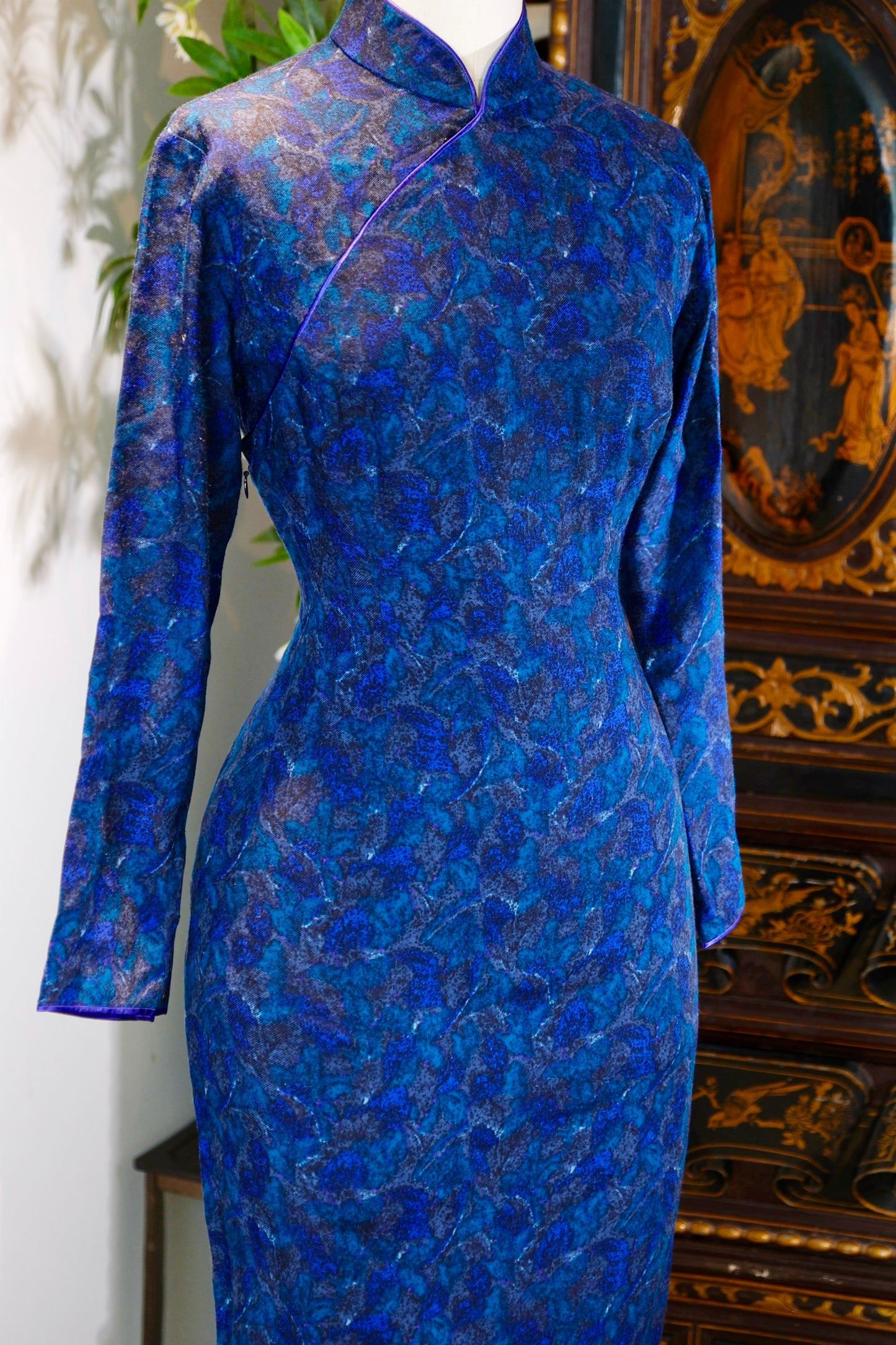 60年代 - 六十年代香港制抽象印花古董旗袍 | 1960s - A 1960s Hong Kong-Made Abstract Print Antique Qipao