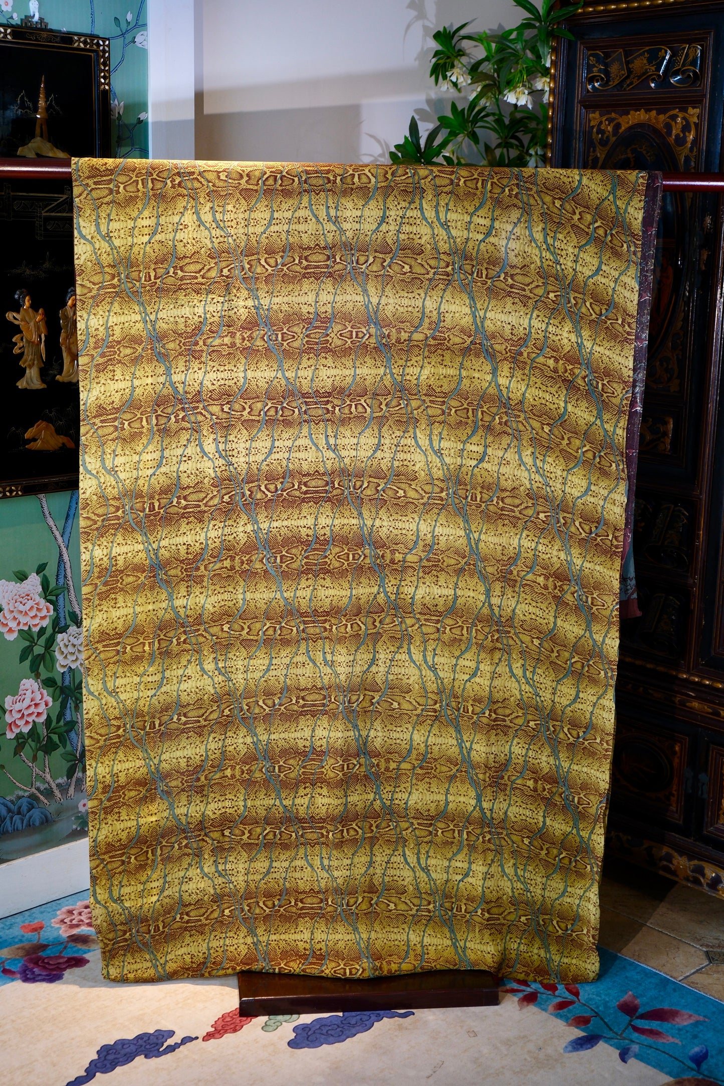 布料名 - 《暮色兰歌:赤褐与黛蓝交织的幽谷花蔓》| Fabric Name - Twilight Orchid Song: Valley Vines Woven in Russet and Dark Teal