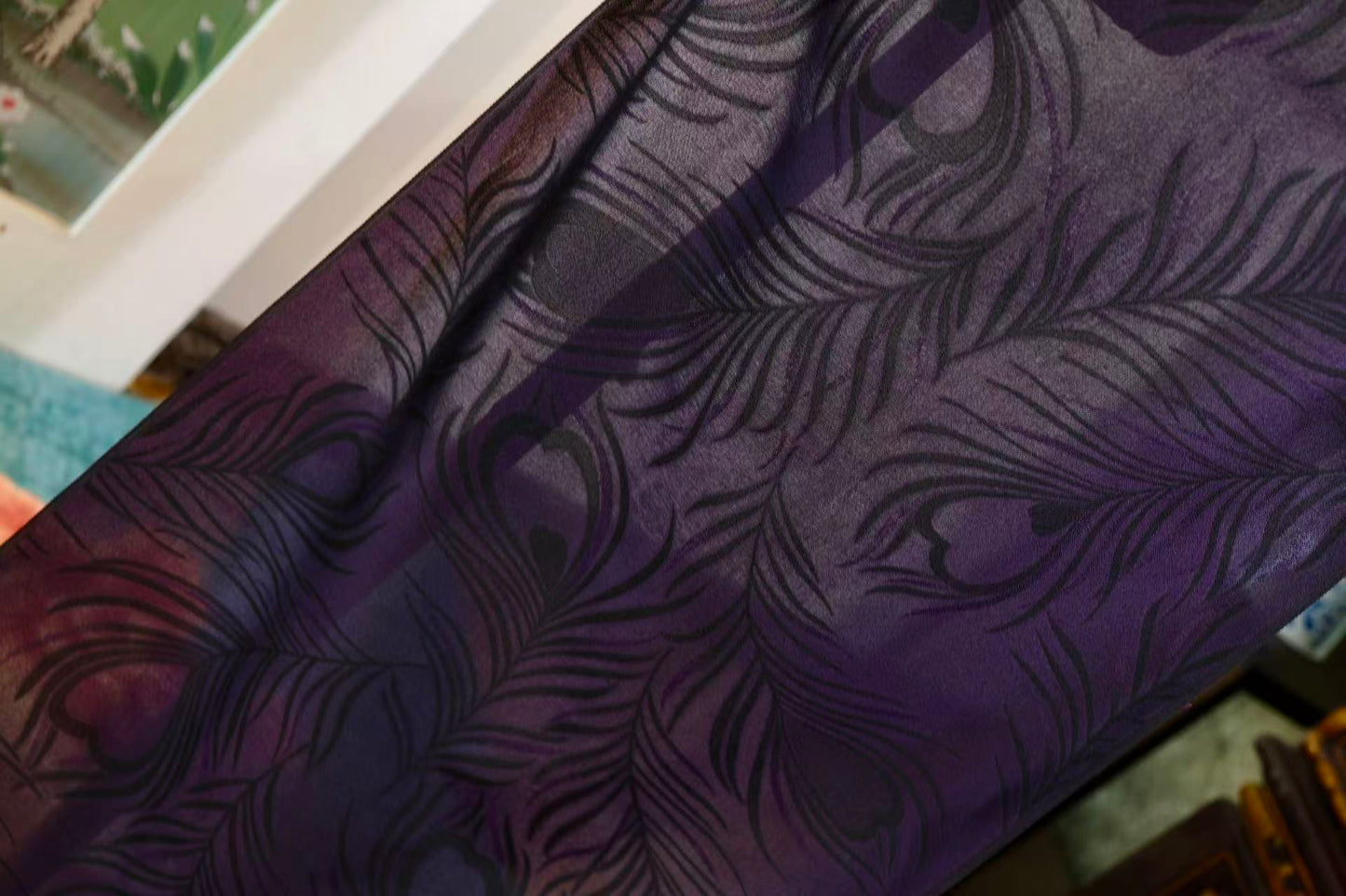 布料名 - 幽紫翎光 · 影绘孔雀羽大写意真丝斜纹绸 | Fabric Name - Shadow of the Amethyst Peacock: Grand Impressionist Plume Silk Twill