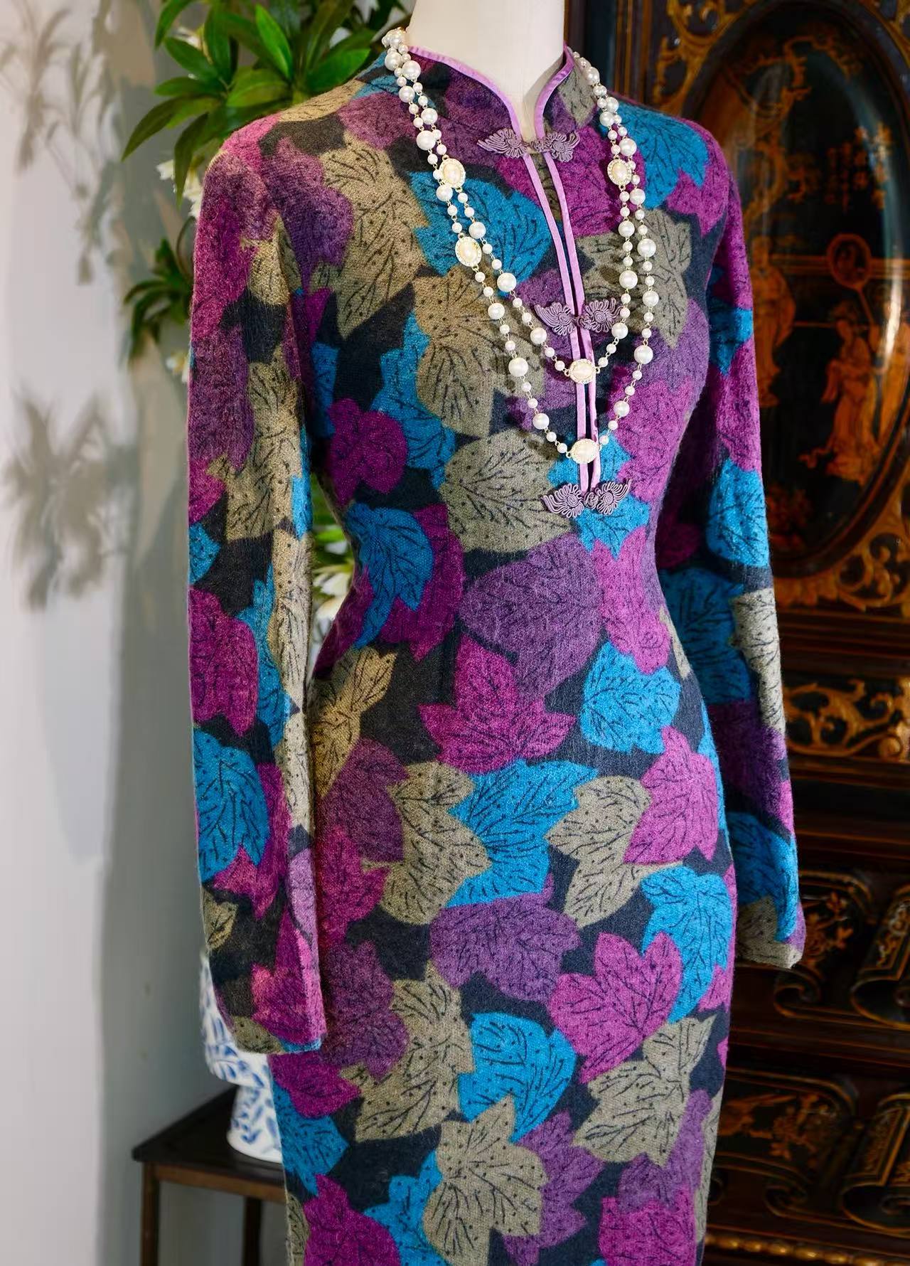 60年代 - 六十年代台湾枫叶羊绒前开襟古董旗袍 | 1960s - 1960s Taiwanese Vintage Cashmere Front-Opening Cheongsam with Maple Leaf Motif