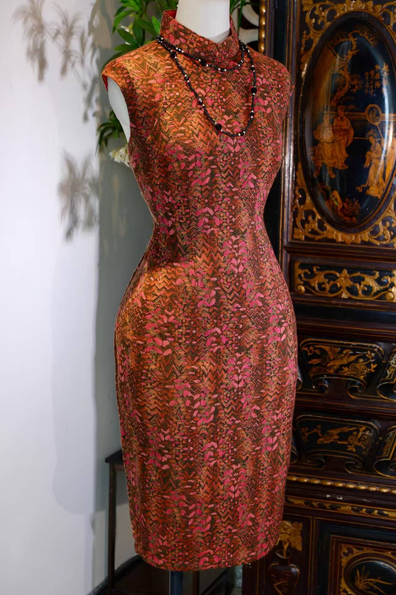 60年代 - 六十年代香港产针织羊毛古董旗袍 | 1960s - Knitted Wool and Timeless Grace: A 1960s Hong Kong-Made Vintage Cheongsam