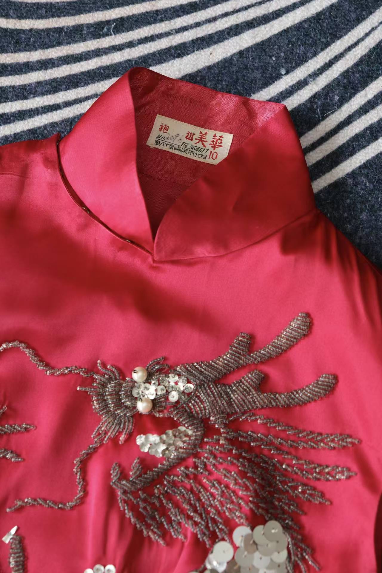 60年代 - 台北华美旗袍:红缎银龙亮片高级定制 | 1960s - Vintage 1960s Taiwan High Society Qipao: Crimson Satin & Silver Sequin Dragon Motif