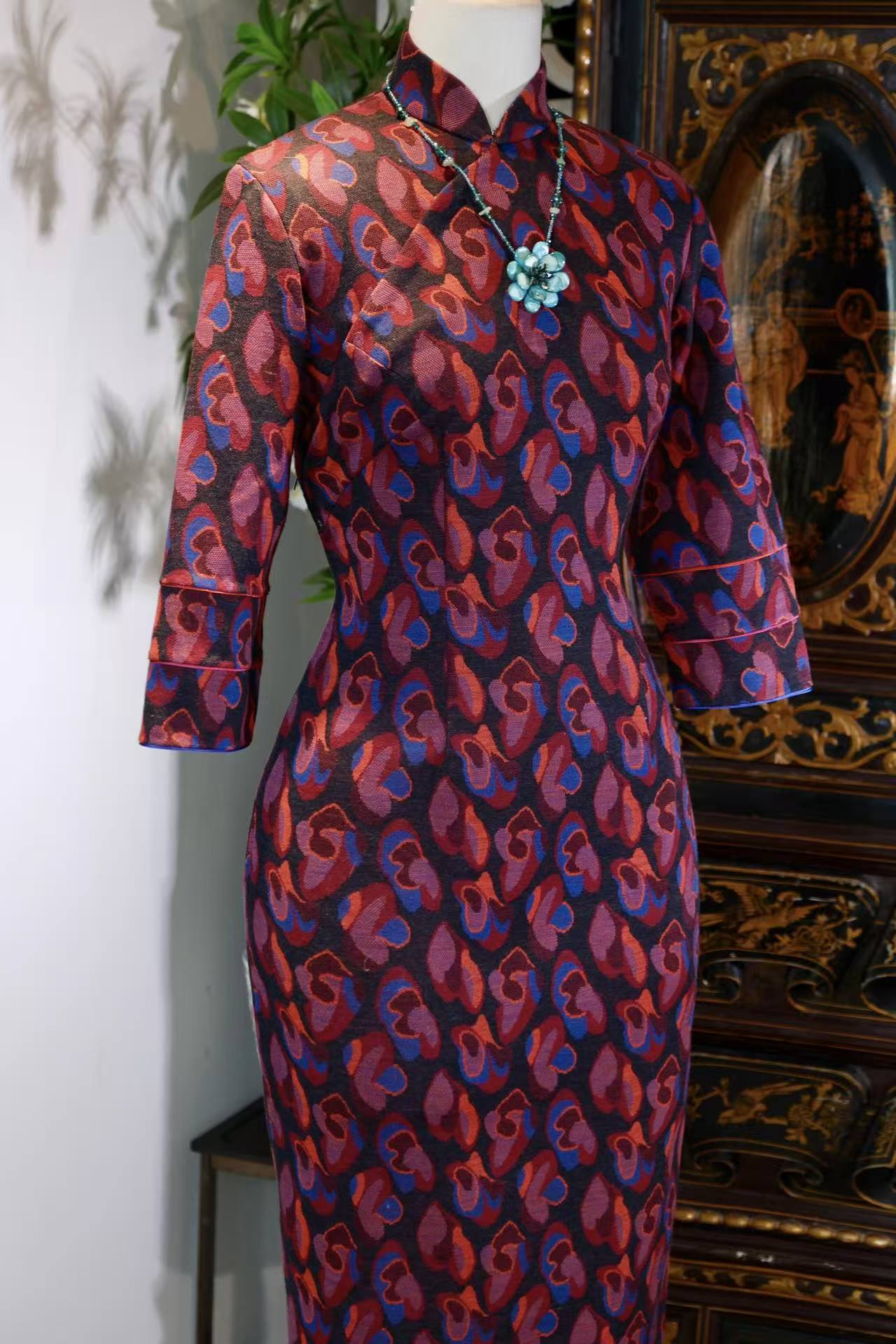 60年代 - 香江遗韵:六十年代抽象针织羊毛旗袍 | 1960s - Echoes of Hong Kong: A 1960s Abstract Wool Knit Qipao