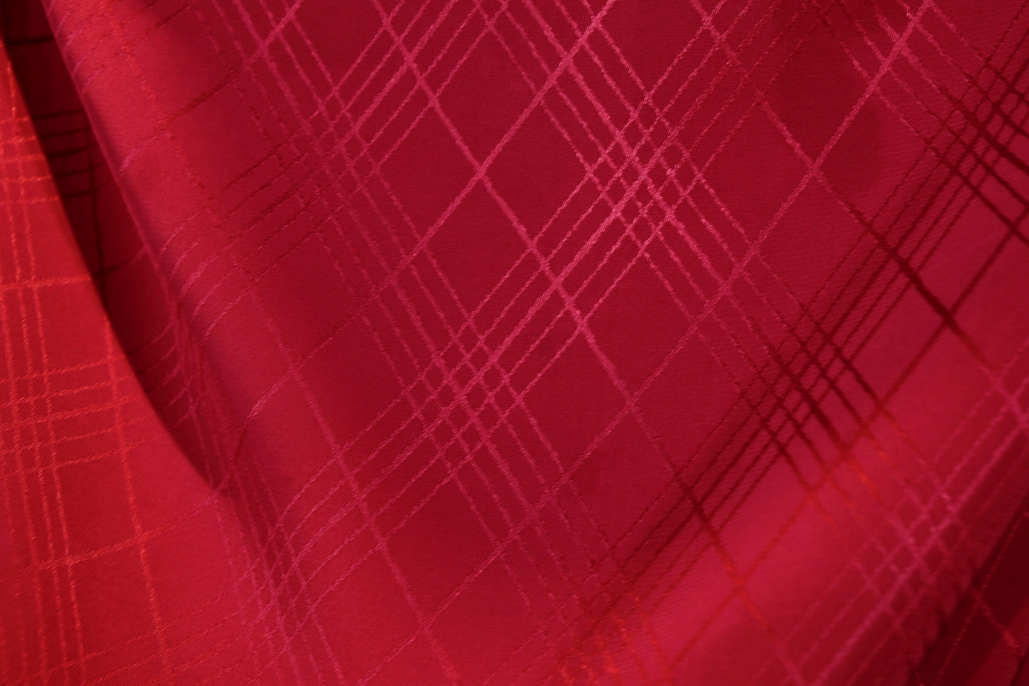 【赤色菱纹·六十年代台湾提花旗袍】| The Crimson Rhombus: A 1960s Taiwan-Produced Jacquard Qipao
