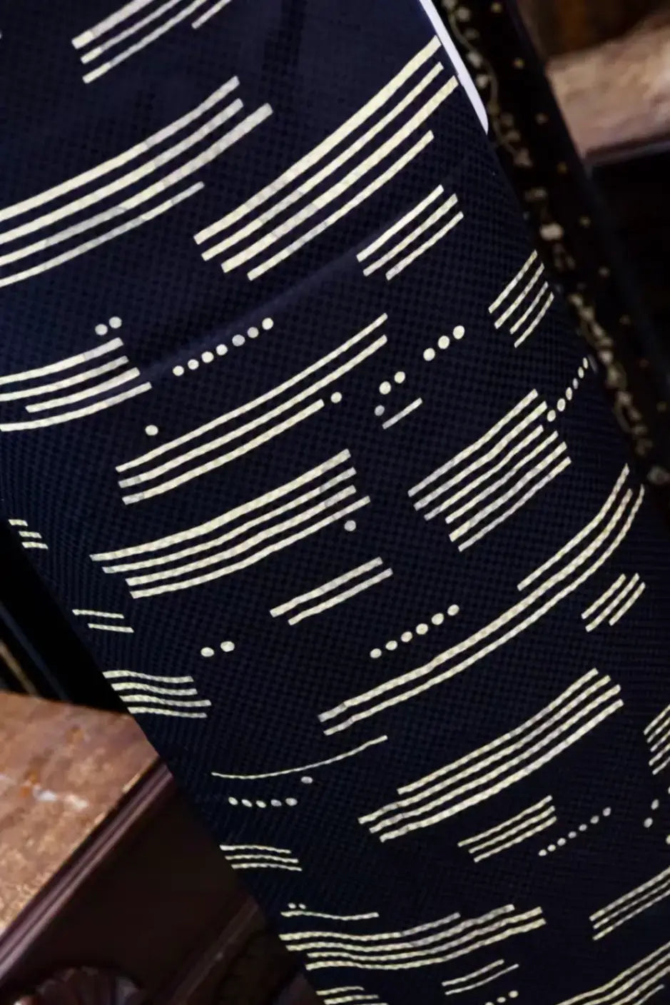 暗夜星轨 · 几何线条真丝面料 | Midnight Starlight - Geometric Stripe Silk Fabric