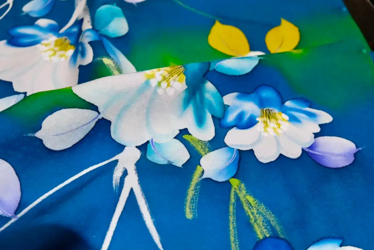 碧海繁花 · 水彩印花真丝面料 | Azure Blossom - Watercolor Floral Silk Fabric