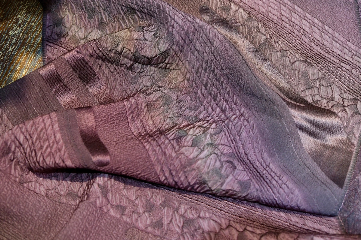 紫金流光 · 斜纹几何真丝面料 | Violet Radiance - Diagonal Geometric Silk Fabric