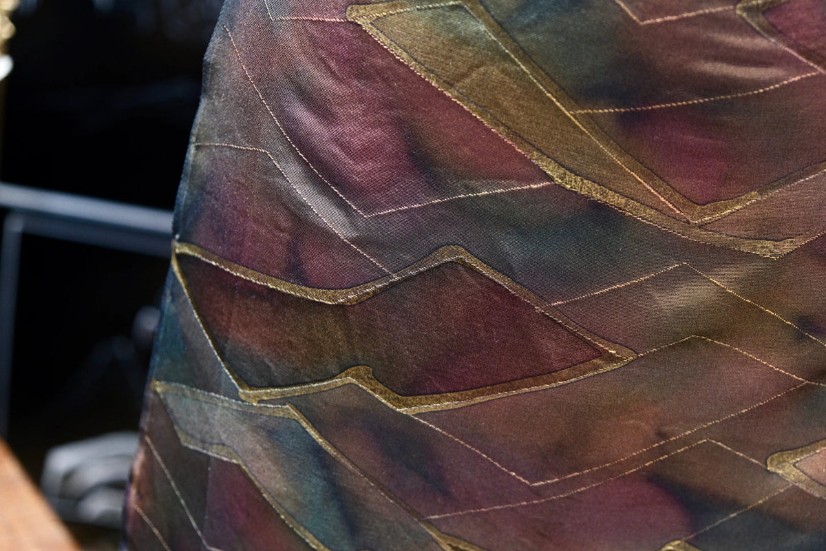紫绛流影 · 金线解构真丝面料 | Amethyst Prism - Gold Line Geometric Silk Fabric