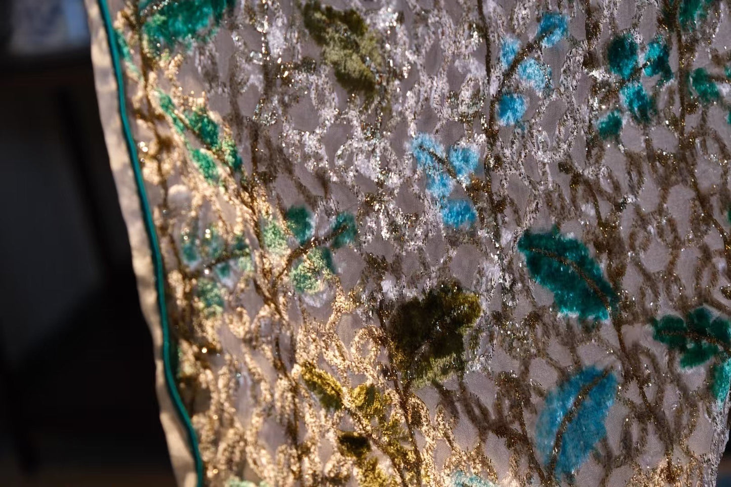 60年代【鎏金织梦·双色绮罗·私人珍藏旗袍对】| 1960s -【Gilded Dreamweave · Dual-Tone Silk · Exquisite Long-Sleeve Qipao Pair】