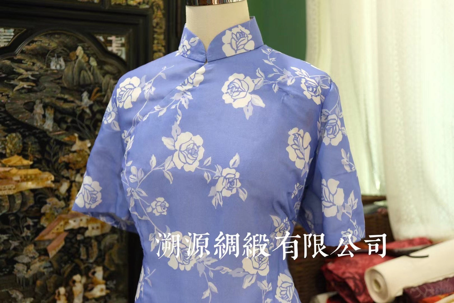 50年代 -【Vintage 1950s 浪漫藤蔓·山梗紫】清雅玫瑰枝印花古董港工旗袍 | 1950s - 【Vintage 1950s Romantic Vines · Campanula Purple】Elegant Rose Print Antique Hong Kong Qipao