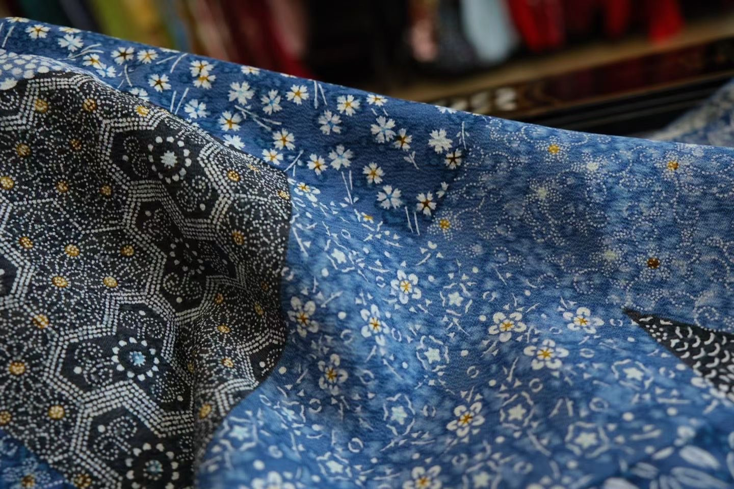 布料名 - 蓝染千代纱 / Fabric Name - Indigo Patchwork Voile