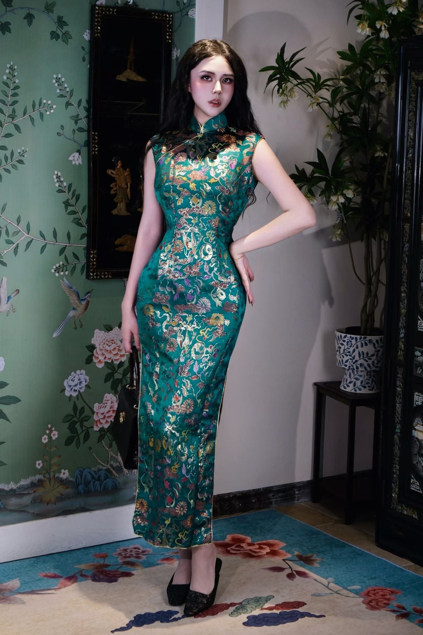 60年代 - 香港云龙旧梦织金提花缎旗袍 | 1960s - Hong Kong "Cloud Dragon Old Dream" Gold-Woven Brocade Qipao