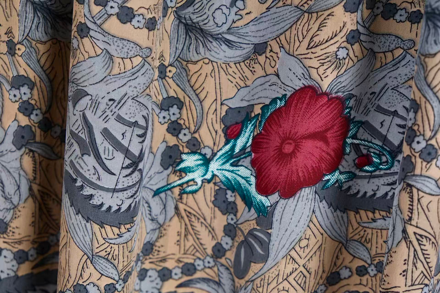 布料名 -《南洋旧梦·朱砂热带》—— 100% 桑蚕丝砂洗艺术绸 | Fabric Name - “Nanyang Old Dream & Cinnabar Tropical” – 100% Sand-washed Mulberry Silk