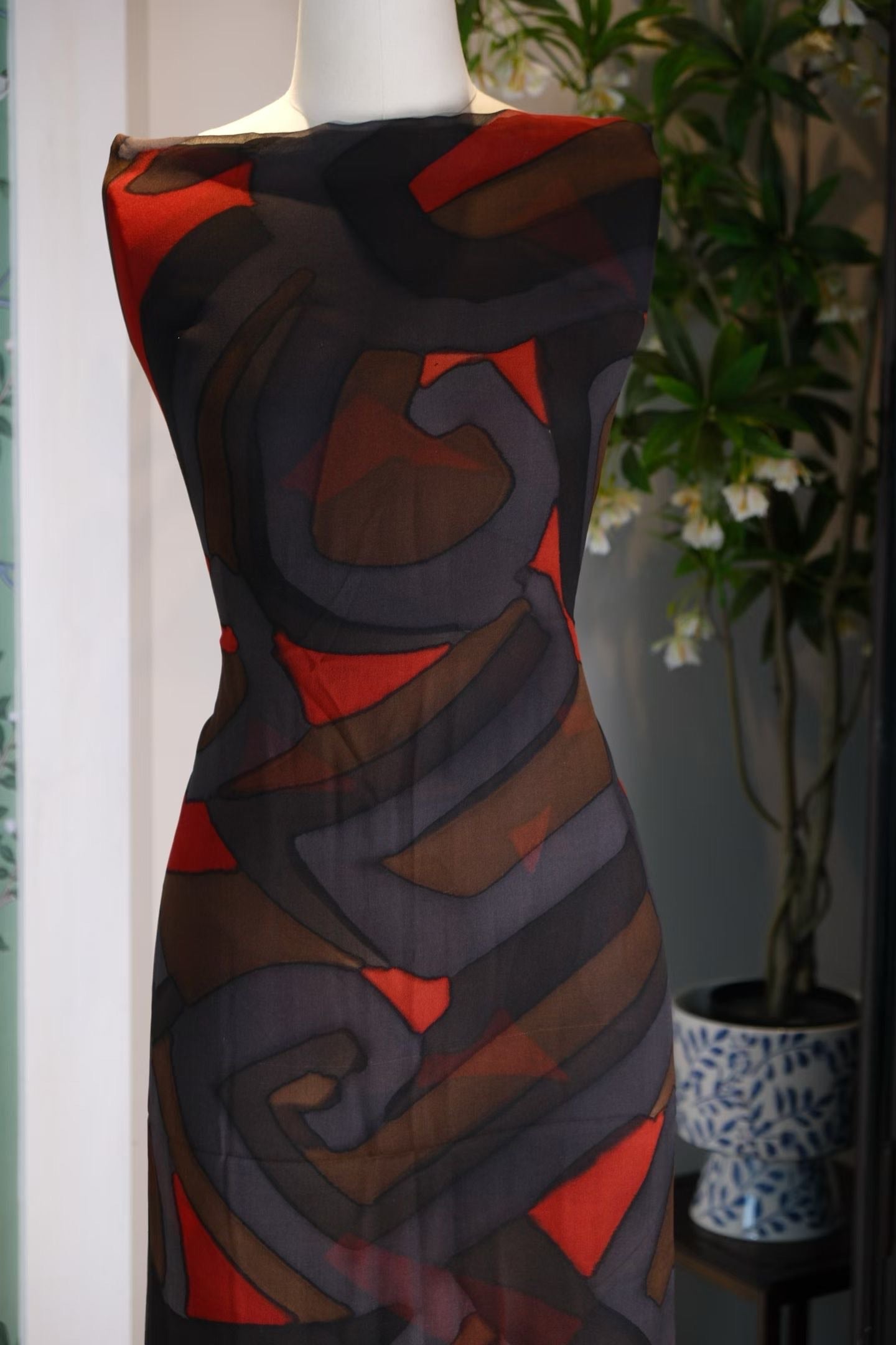 布料名 -【复古迷宫】摩登几何印花真丝乔其纱古董面料 | Fabric Name - 【Vintage Labyrinth】Mod Geometric Print Silk Georgette Antique Fabric