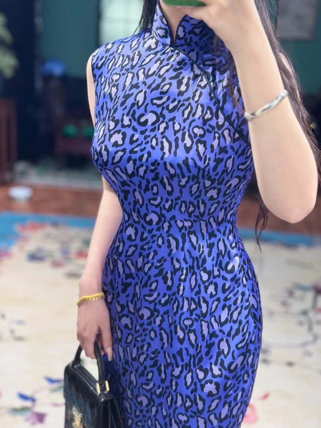 客定结缘 - 摩登魅影：紫罗兰豹纹修身旗袍 | Customized Design - Modern Allure: Violet Leopard Print Slim Qipao