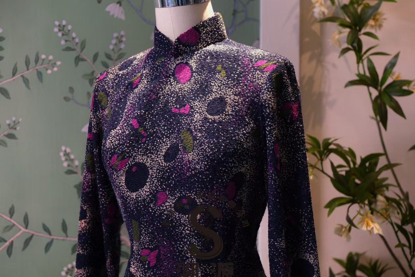 60年代 - 「幻彩流萤」六零年代波普艺术几何复古长袖古董港式旗袍 | 1960s - "Iridescent Firefly" 60s Pop Art Geometric Vintage Long-Sleeve Antique Hong Kong-Style Qipao