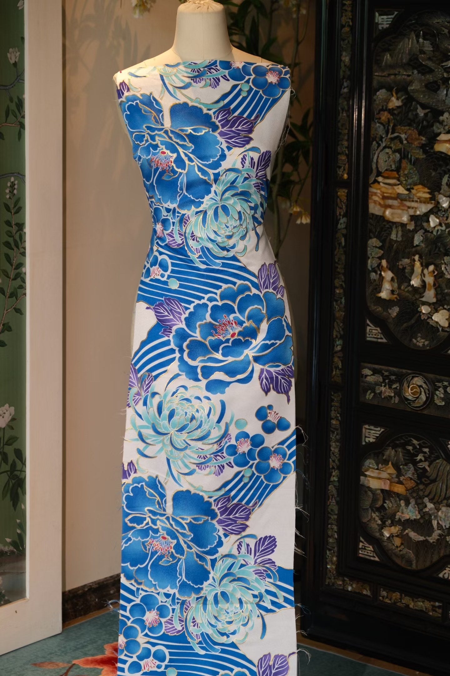 布料名 - 青海波·金菊 / Fabric Name - Ocean Wave Peony