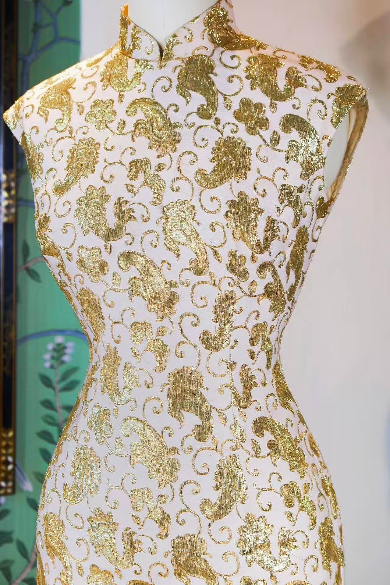 60年代 - 流金涡旋·六十年代香港“生命之树”佩斯利织金提花古董旗袍 | 1960s - Flowing Gold Vortex: A Vintage 1960s Hong Kong "Tree of Life" Paisley Gold Brocade Jacquard Cheongsam