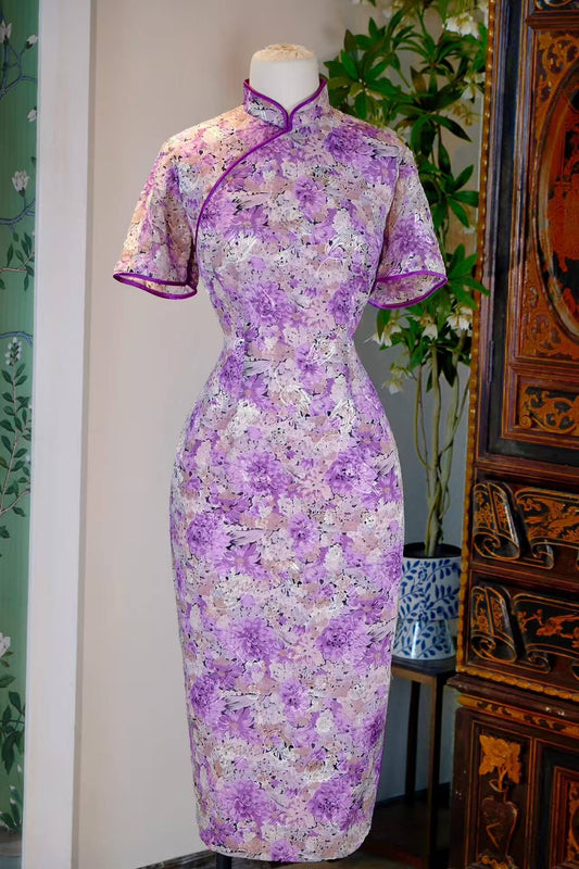 60年代 - 星点落英·六十年代台湾雪纺提花银线郁金香暗纹古董旗袍 | 1960s - Stardust Petals: A 1960s Taiwanese Vintage Cheongsam with Chiffon Jacquard, Silver-Thread Tulip Motif