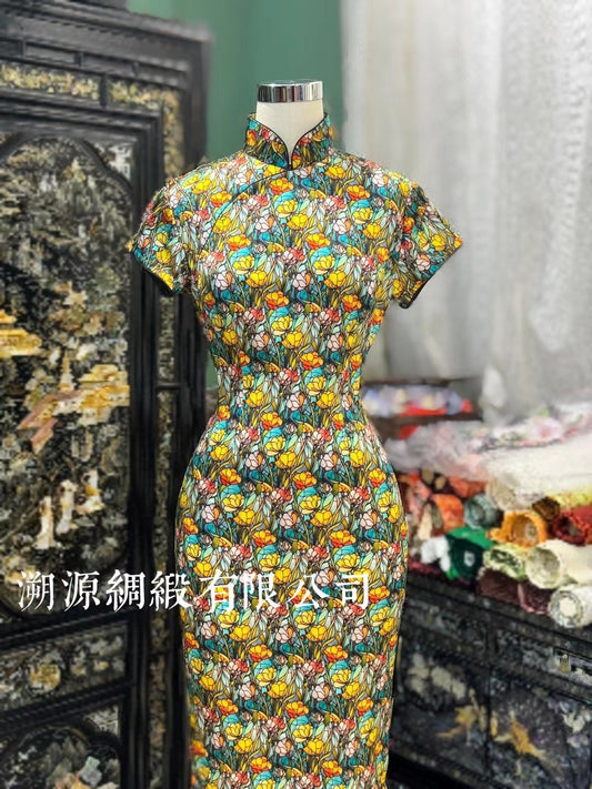 客定结缘 - Art Nouveau风华：彩绘玻璃·黄水仙马赛克印花短袖旗袍 | Customized Design - Art Nouveau Splendor: Stained-Glass Effect Yellow Daffodil Mosaic Print Short-Sleeve Qipao