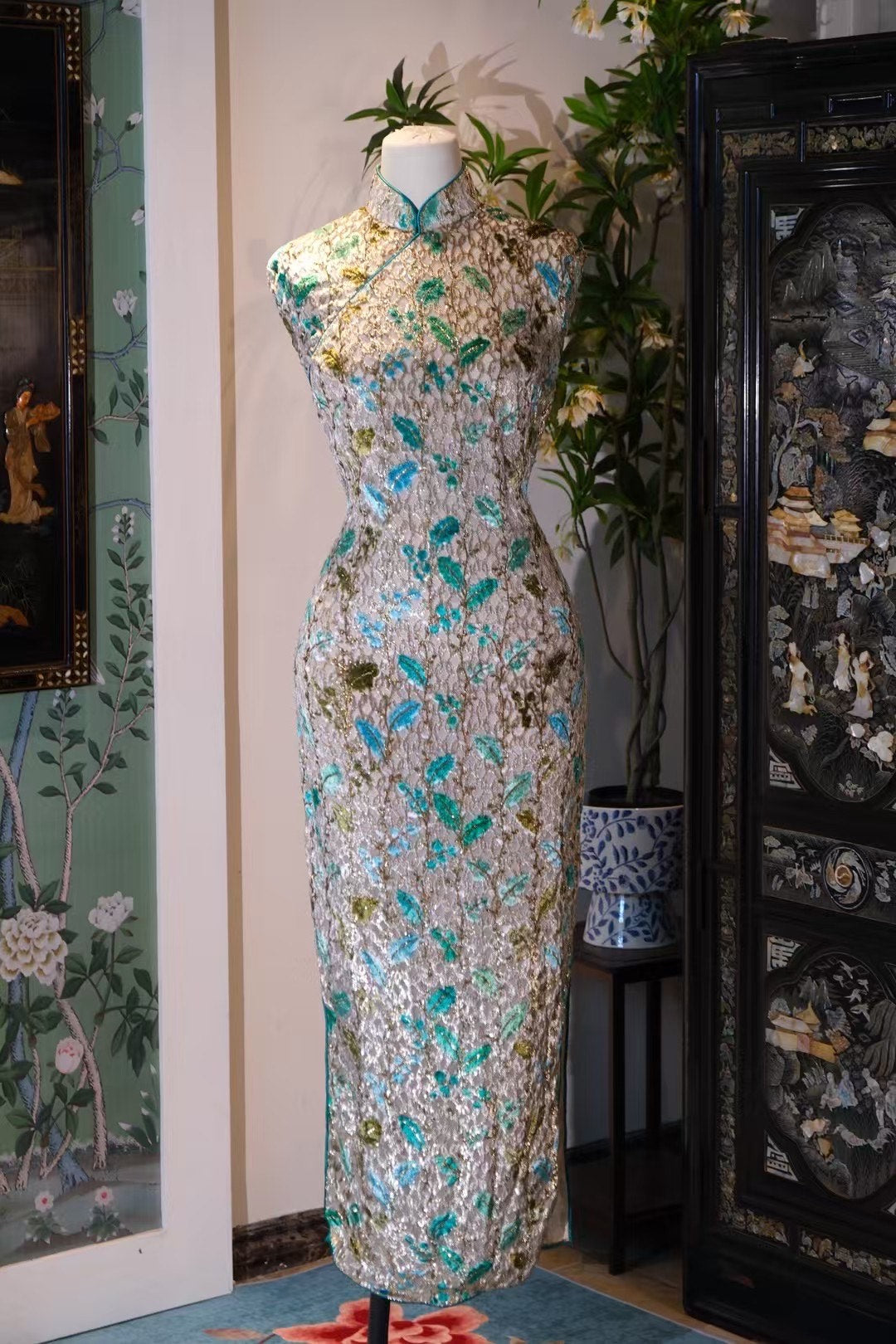 60年代【鎏金织梦·双色绮罗·私人珍藏旗袍对】|  1960s -【Gilded Dreamweave · Dual-Tone Silk · Exquisite Long-Sleeve Qipao Pair】