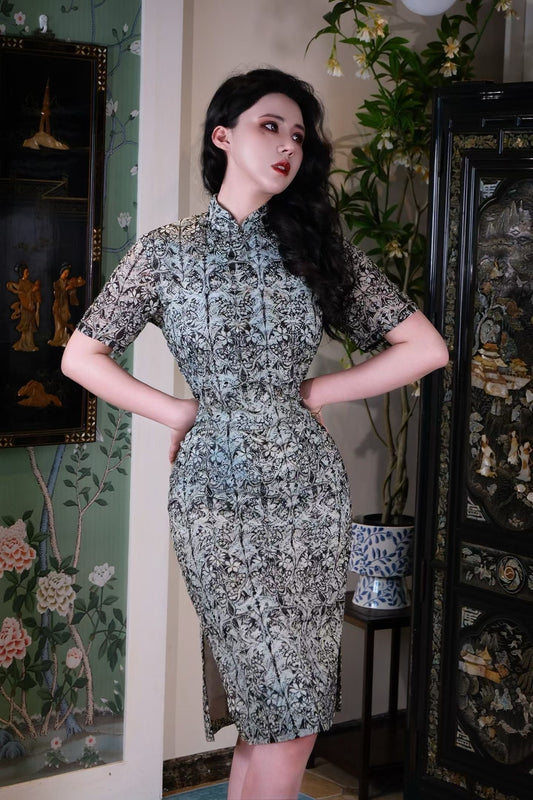 50年代 - 「波斯藤蔓」古董级薄纱提花短袖修身旗袍：黑灰星轨纹样与异域花卉图案 / 1950s - The "Persian Vine" Collection: 1950s Vintage Sheer Silk/Gauze Qipao with Exquisite Brocade/Jacquard Pattern, Featuring Exotic Flora and Black-Grey Astral Motifs.