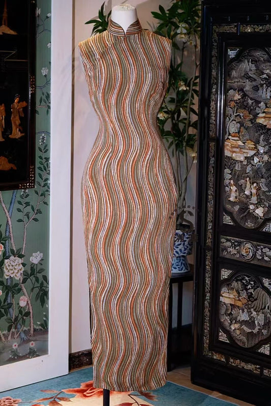 客定结缘- 黃金時代・幾何迴旋・鎏光波影・摩登主義長身旗袍 / Sold Out- The Golden Age - Geometric Gyre - Gilded Ripple Silhouette - Modernist Column Qipao