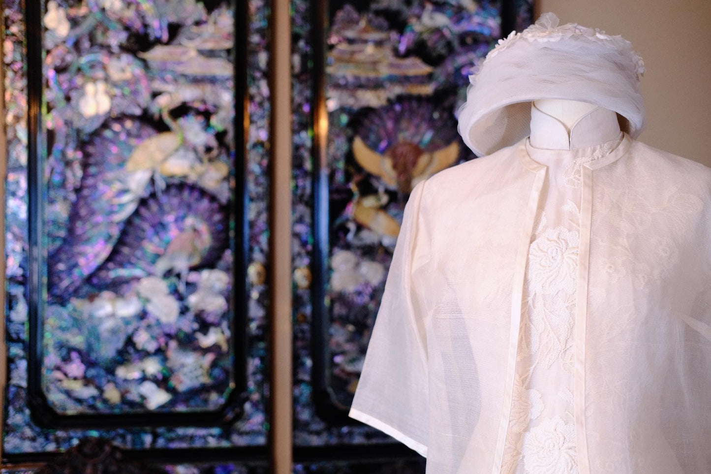 60年代 - 云想衣裳：薄纱刺绣下的六十年代浪漫 | 1960s - Clouds Conjure Her Raiment: 1960s Romance Veiled in Embroidered Tulle