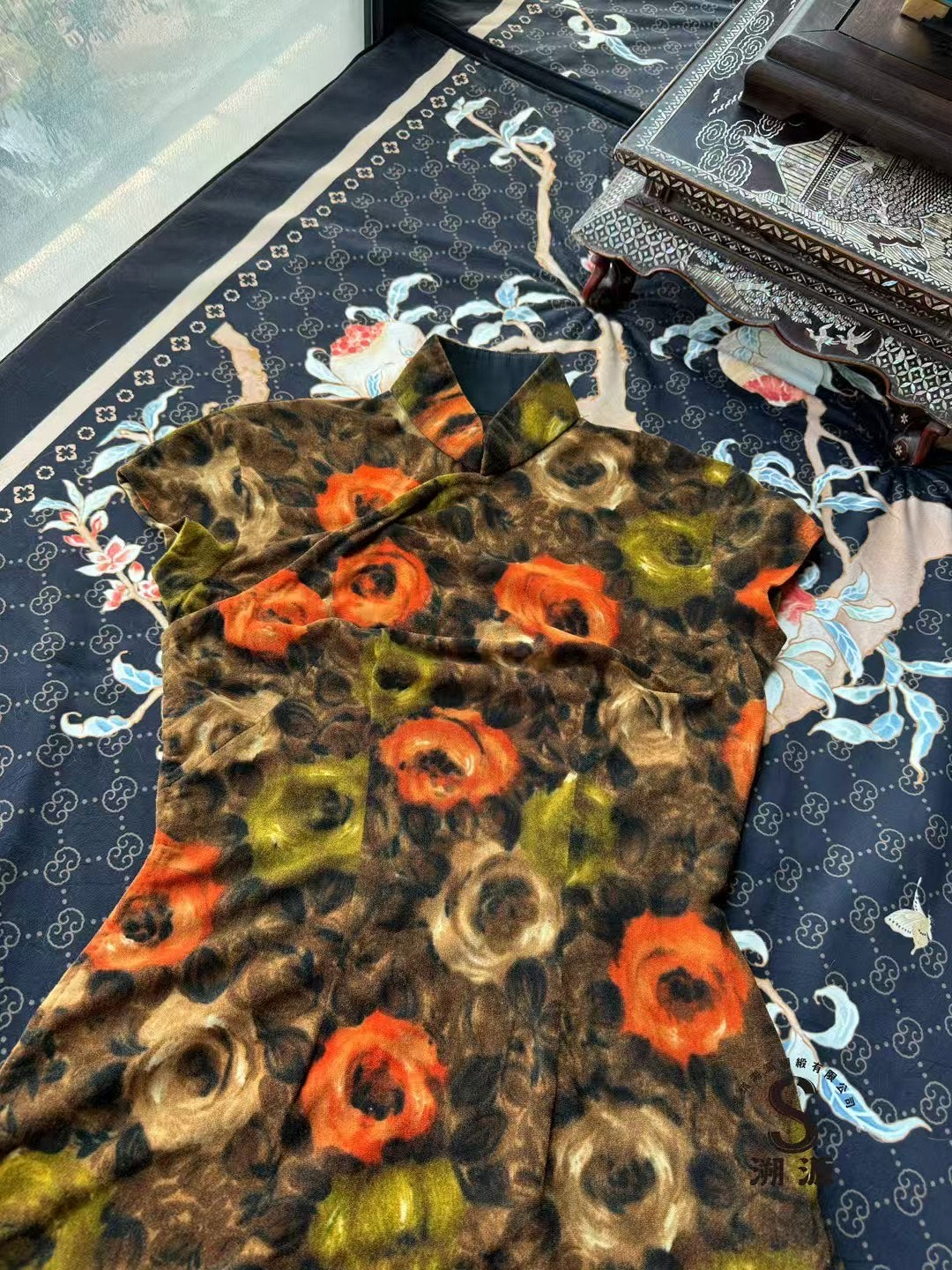 50年代 - ‘秋日鎏金’·复古风橙棕色系油画感印花丝绒短袖旗袍 / 1950s - ‘Gilded Autumn’·Retro Oil-Painting Floral Print Velvet Cap-Sleeve Cheongsam/Qipao