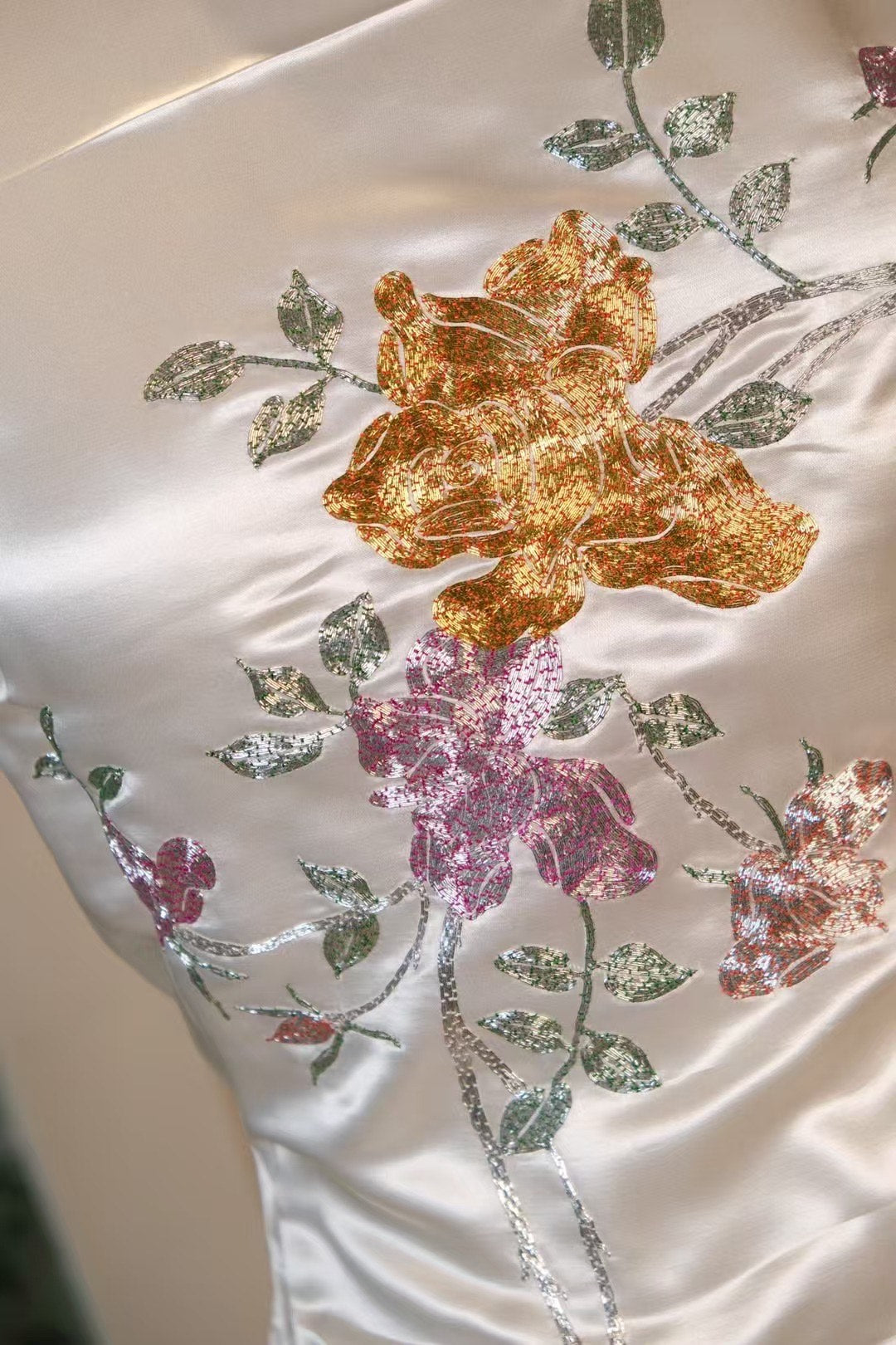 60年代 -「如梦花月」幻彩亮片刺绣真丝旗袍面料 | 1960s - "Dreamlike Bloom" Shimmering Sequin Embroidered Silk Qipao Fabic