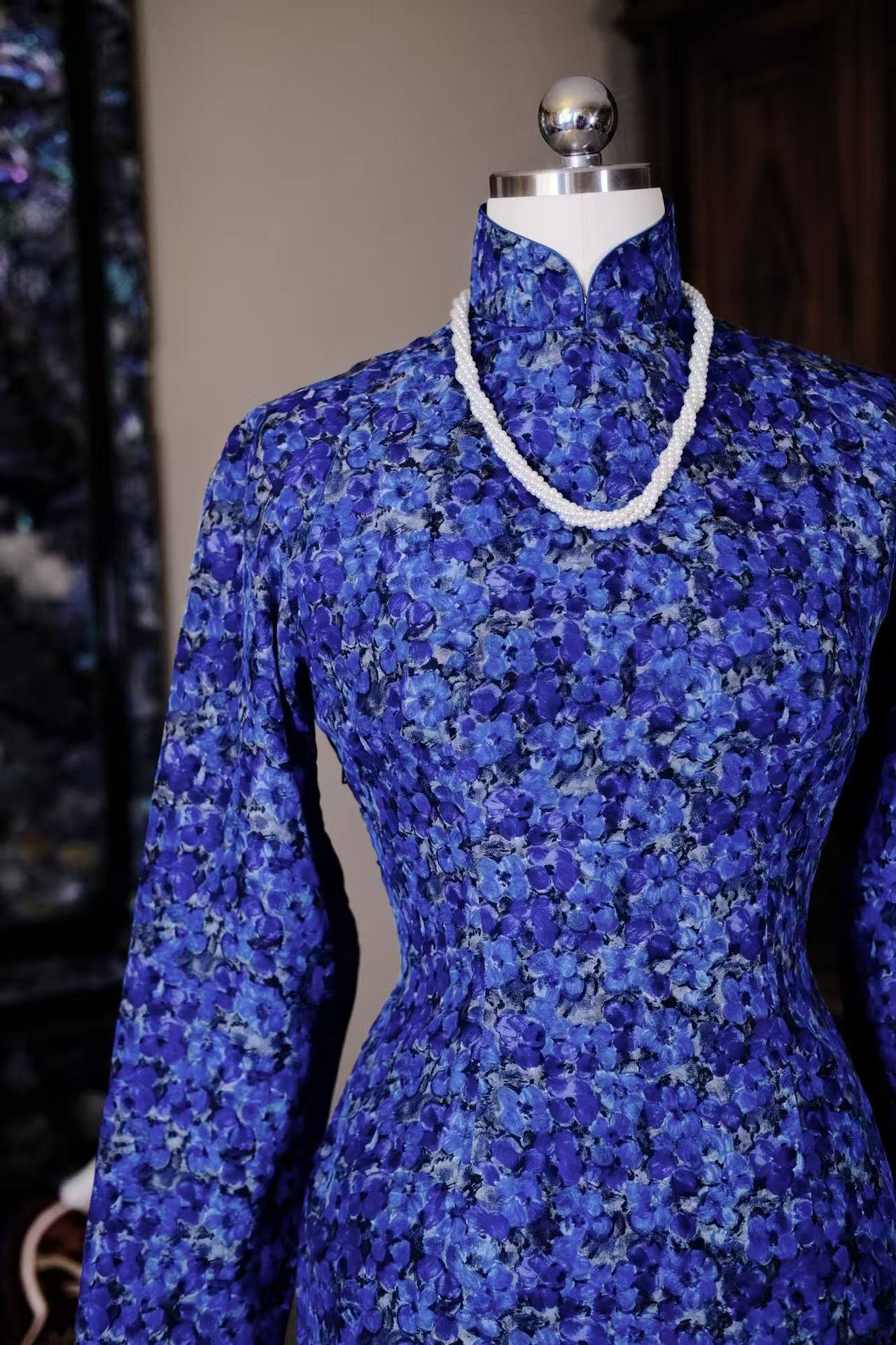 60年代 - 蓝调繁花：油画真丝里的六十年代绮梦_HY | 1960s - Blue Melody and Abundant Blossoms: A 1960s Impressionist Dream Woven in Oil-Painting Silk_HY