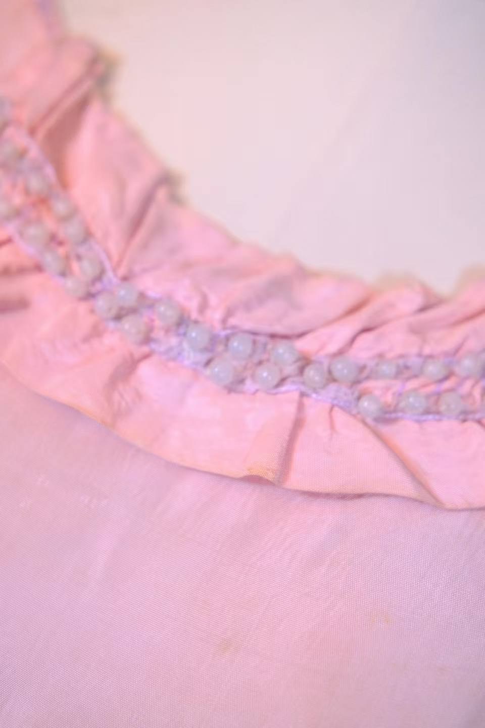 花间晨露：民国廿年浅粉双宫真丝刺绣晨袍 | Morning Dew Among Flowers: A Republic of China Year 20 (1930s) Pale Pink Shantung Silk Embroidered Morning Gown