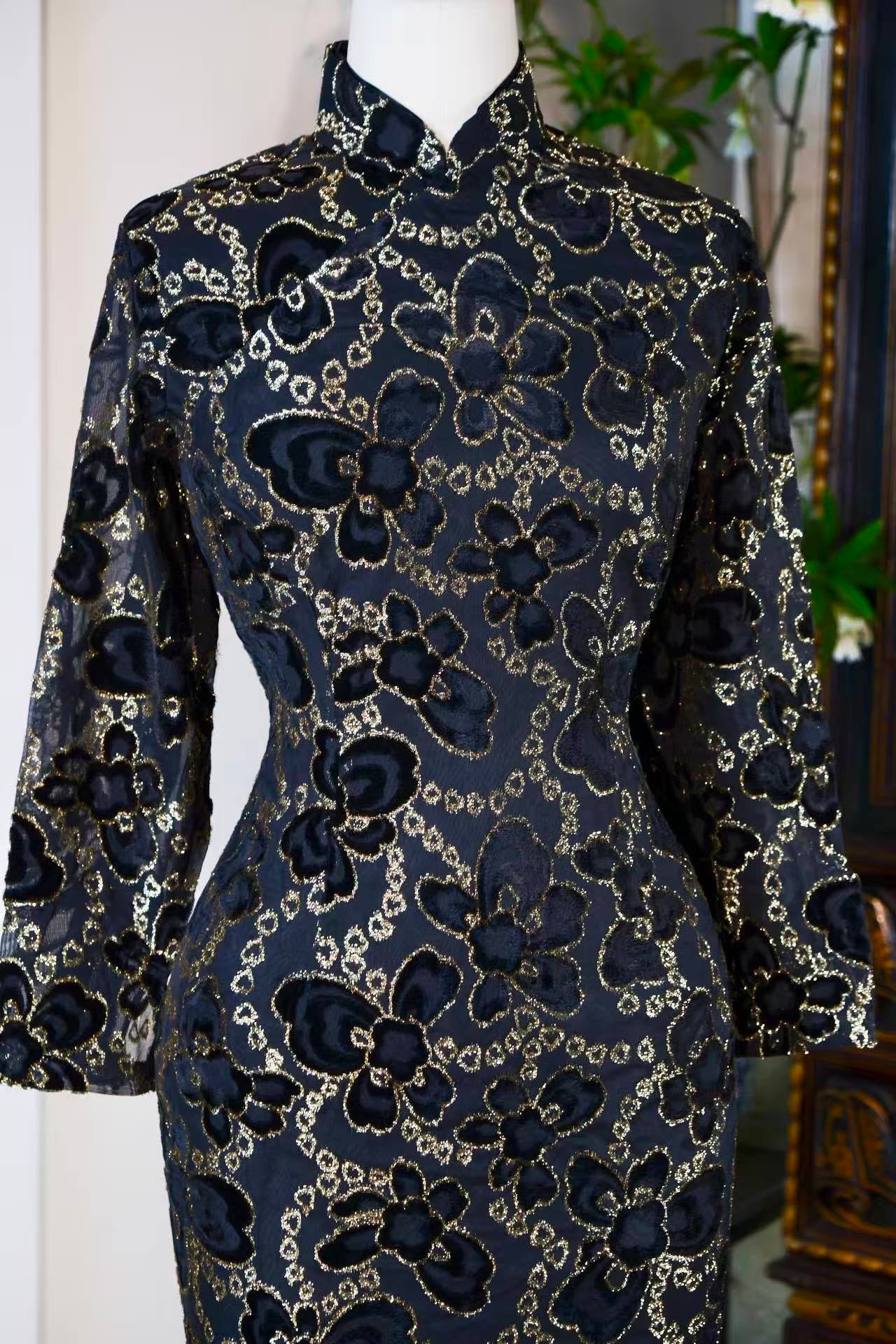 60年代 - 兰襟遗韵：六十年代台湾织金烧花丝绒旗袍考释 | 1960s - The Lingering Charm of Orchid Grace: A Critical Analysis of a 1960s Taiwanese Woven-Gold Devoré Velvet Cheongsam