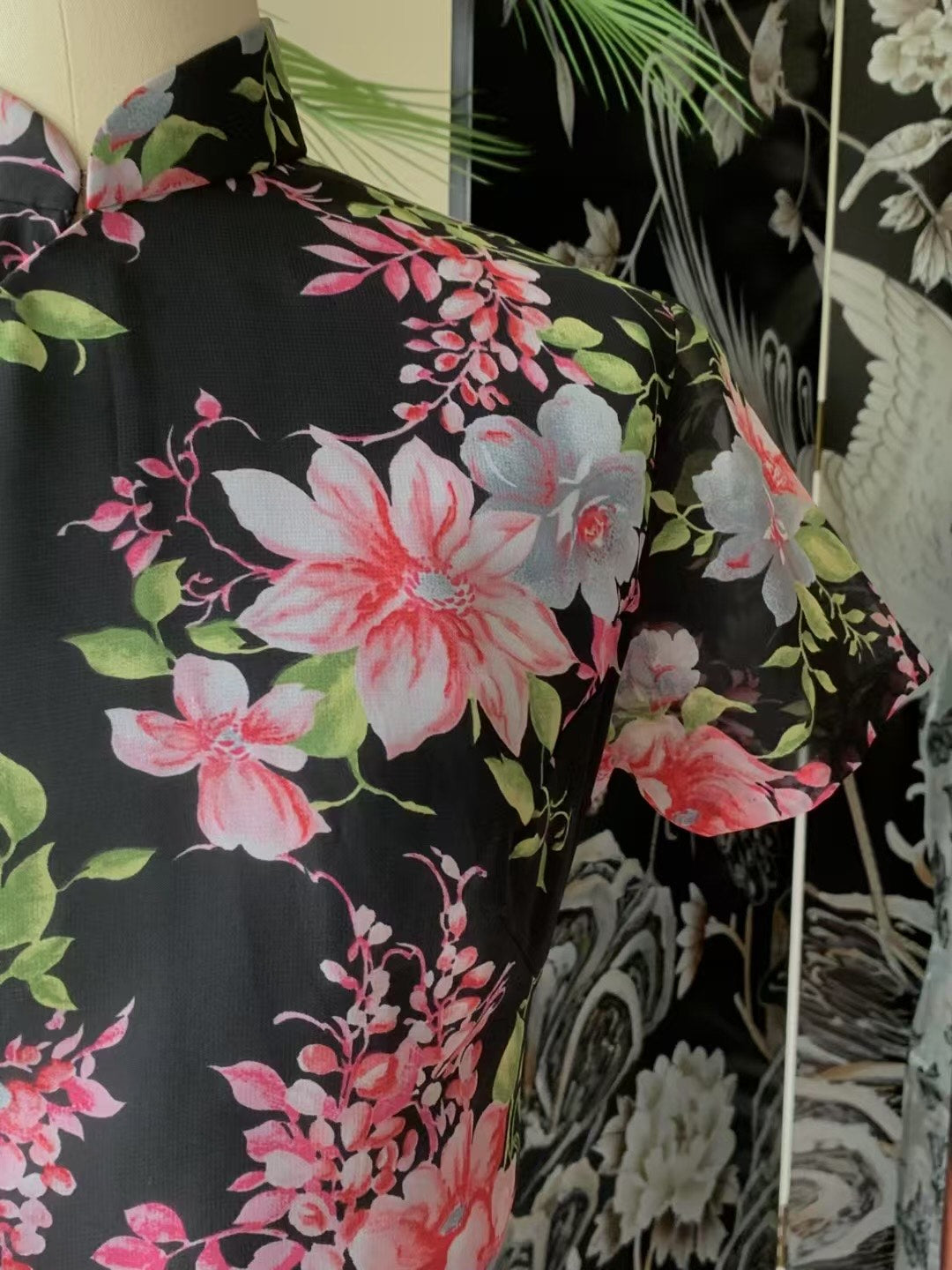 50年代 -【午夜甜心・海派风华】黑底浓郁粉黛印花轻薄雪纺短袖日常旗袍 | 1950s - 【Midnight Sweetheart・Shanghai Glamour】Black Base Rich Pink Floral Print Lightweight Chiffon Short Sleeve Everyday Qipao