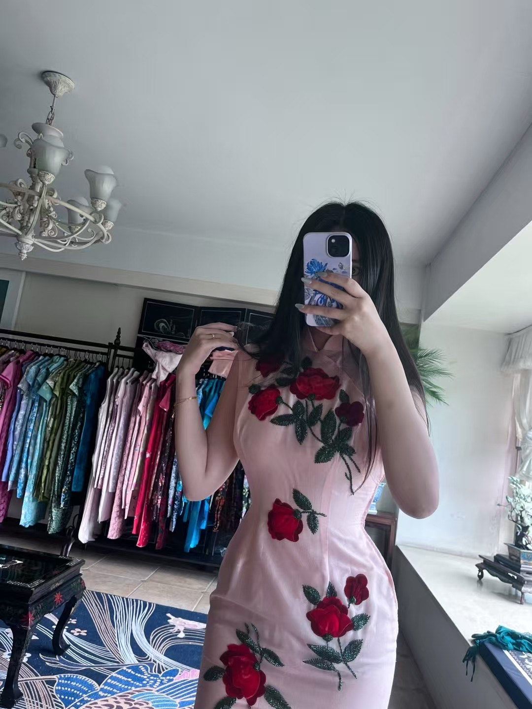 60年代 - 邵氏星光・方心同款：杏花粉薄紗・三重絲絨玫瑰・金屬鐳射珠繡古董港式旗袍 / 1960s - Shaw Starlet's Glamour - Fung Sin Replica: Apricot Pink Tulle, Triple-Velvet Rose, and Metallic Beaded Antique Hong Kong Qipao