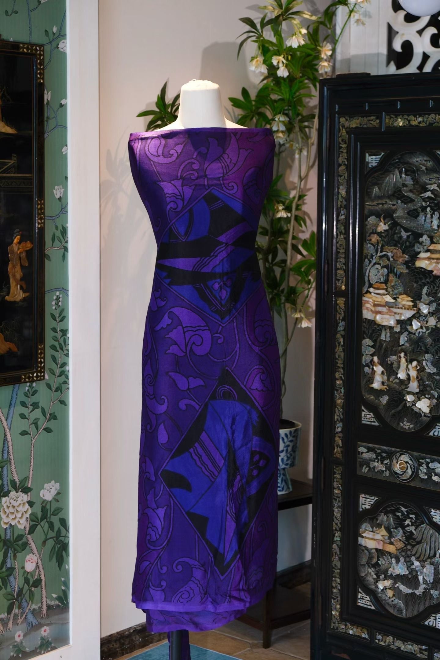 布料名 - 拜占庭夜曲缎 / Fabric Name - Byzantine Night Satin