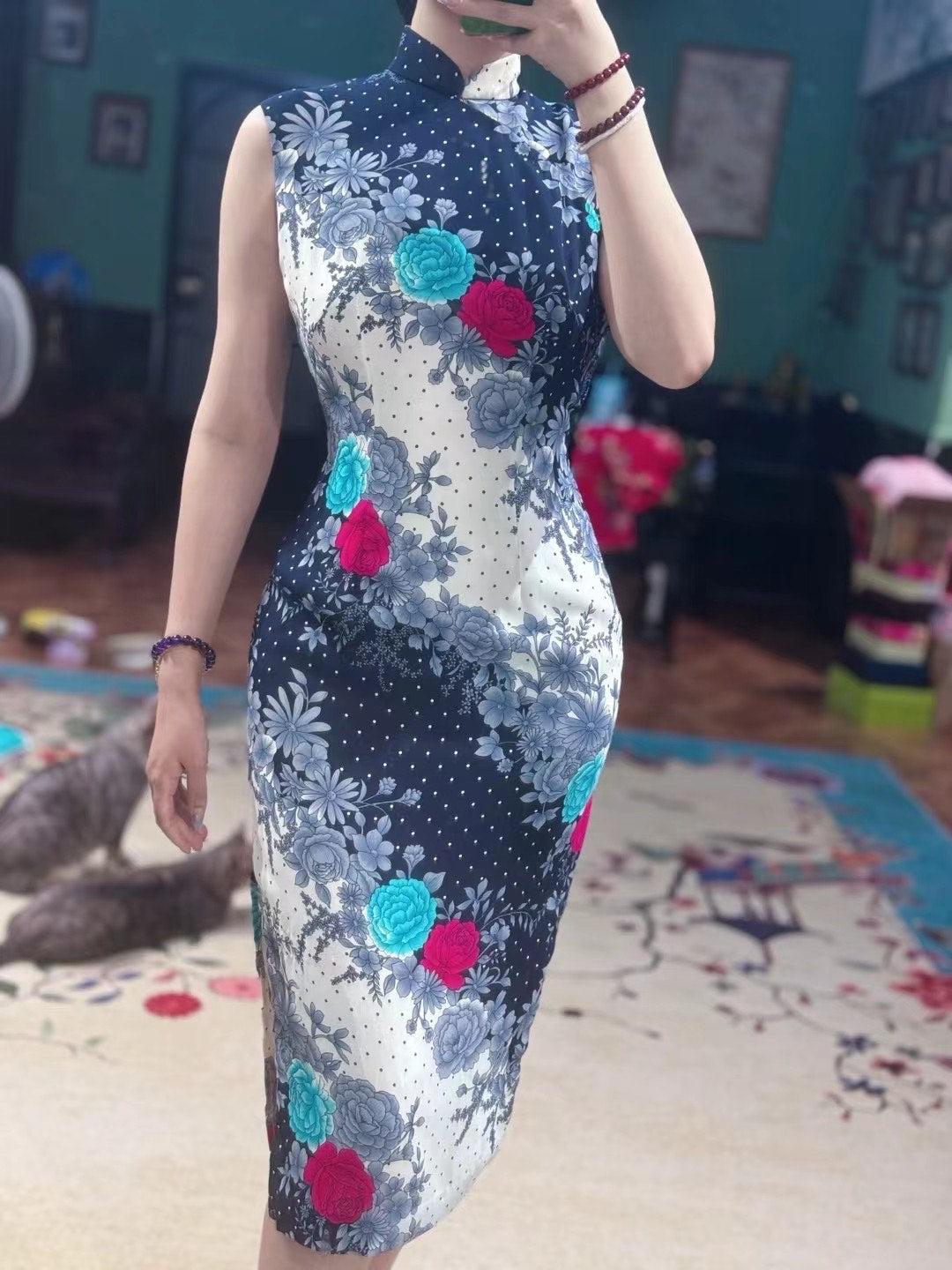 60年代 - 波普撞色：黑白撞色波点印花无袖摩登旗袍 | 1960s - A Mod/Pop Art Style Sleeveless Qipao/Cheongsam with Color-Block Polka Dot and Vivid Floral Print